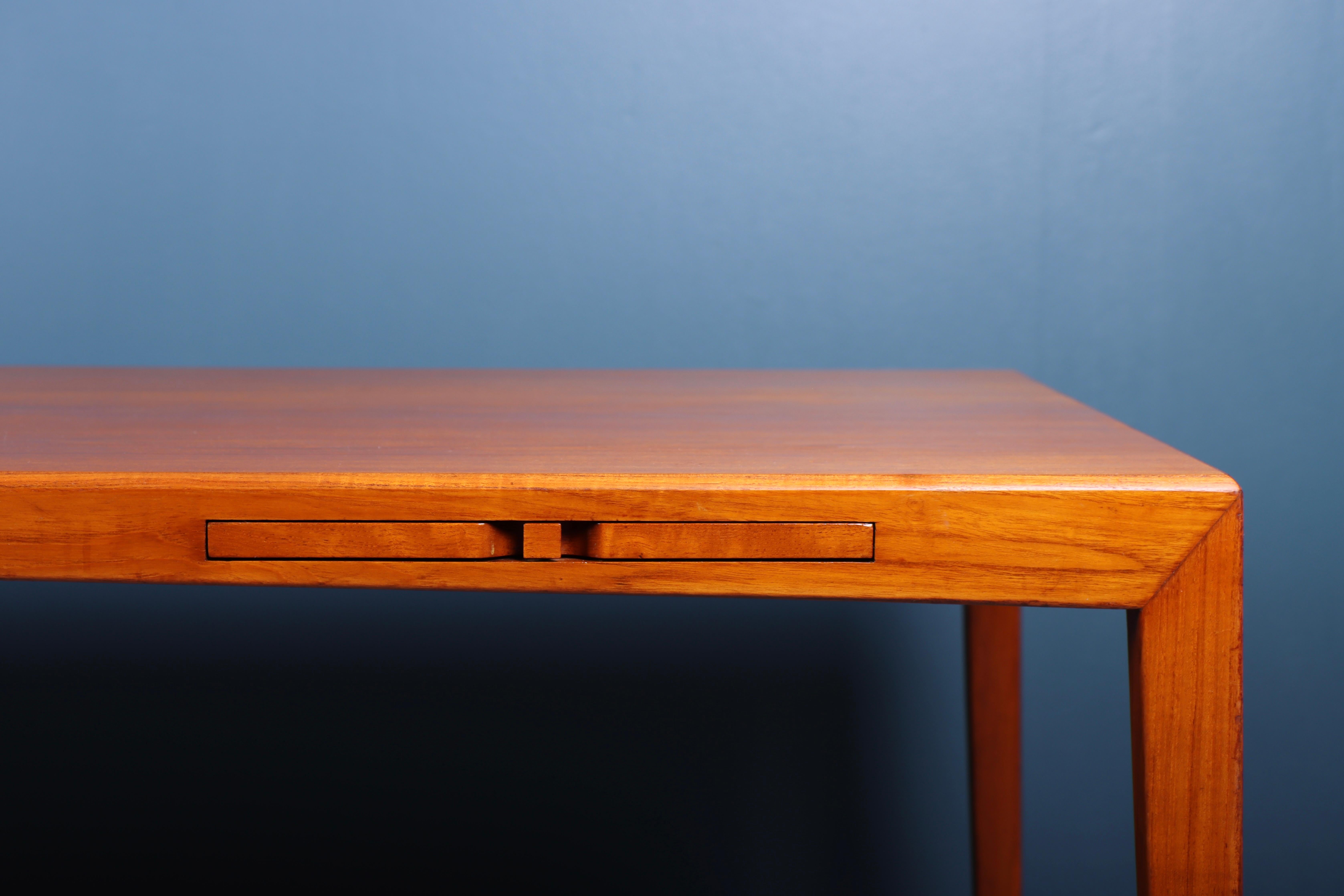 Danish Mid-Century Desk in Teak, 1960s In Good Condition For Sale In Lejre, DK