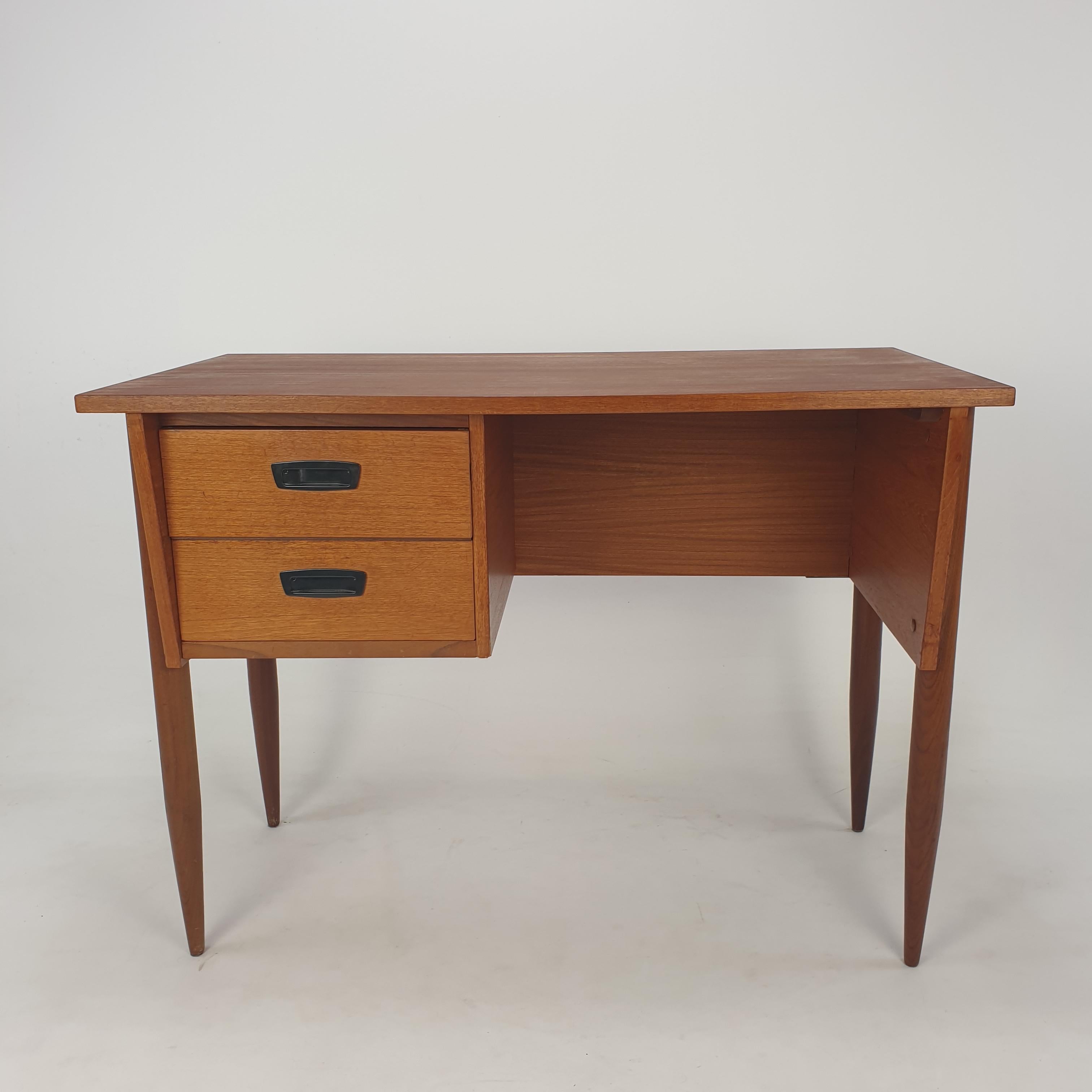 Mid Century Danish Desk in Teak, 1960s 1