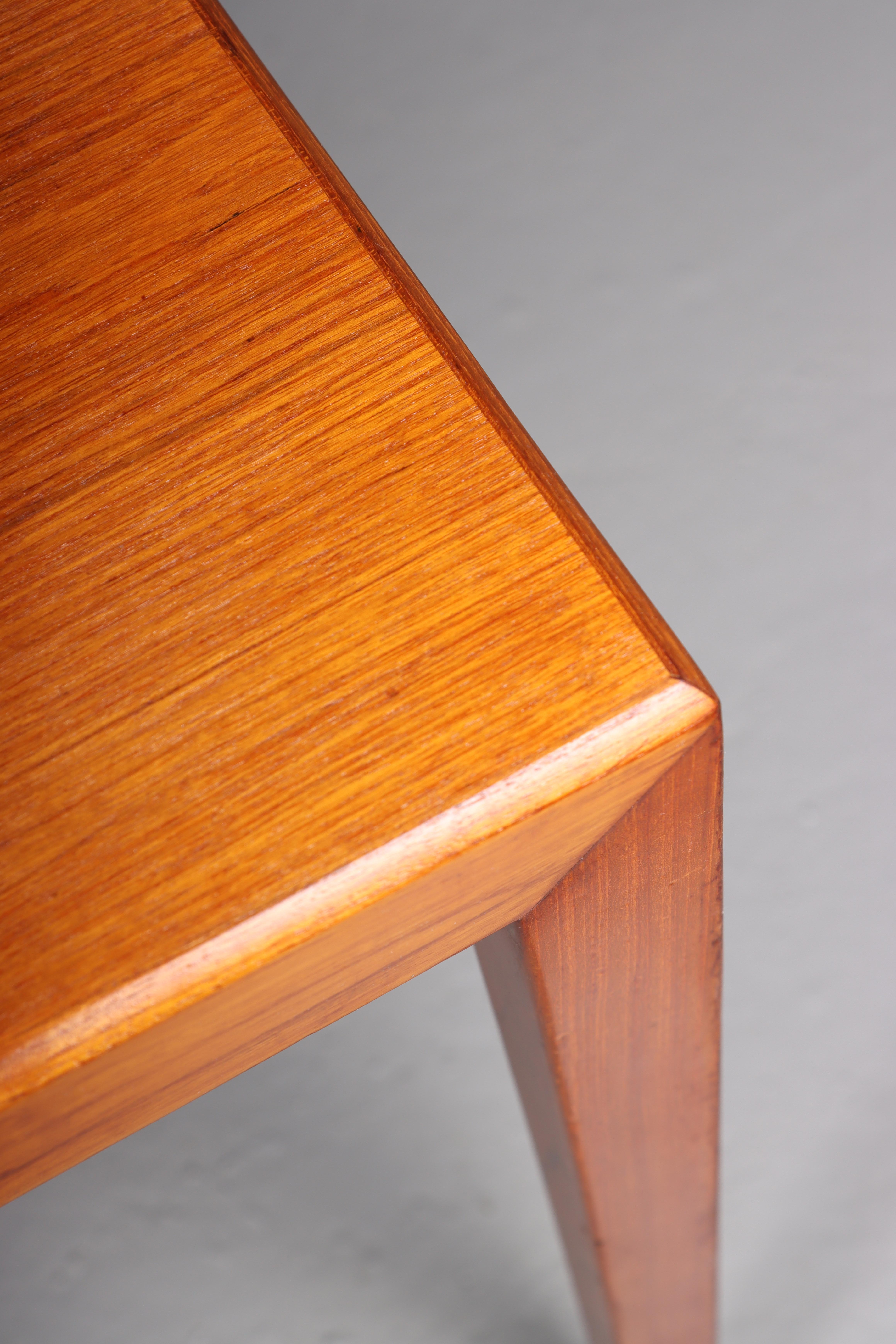Teak Scrivania danese di metà secolo in teak, anni '60 in vendita