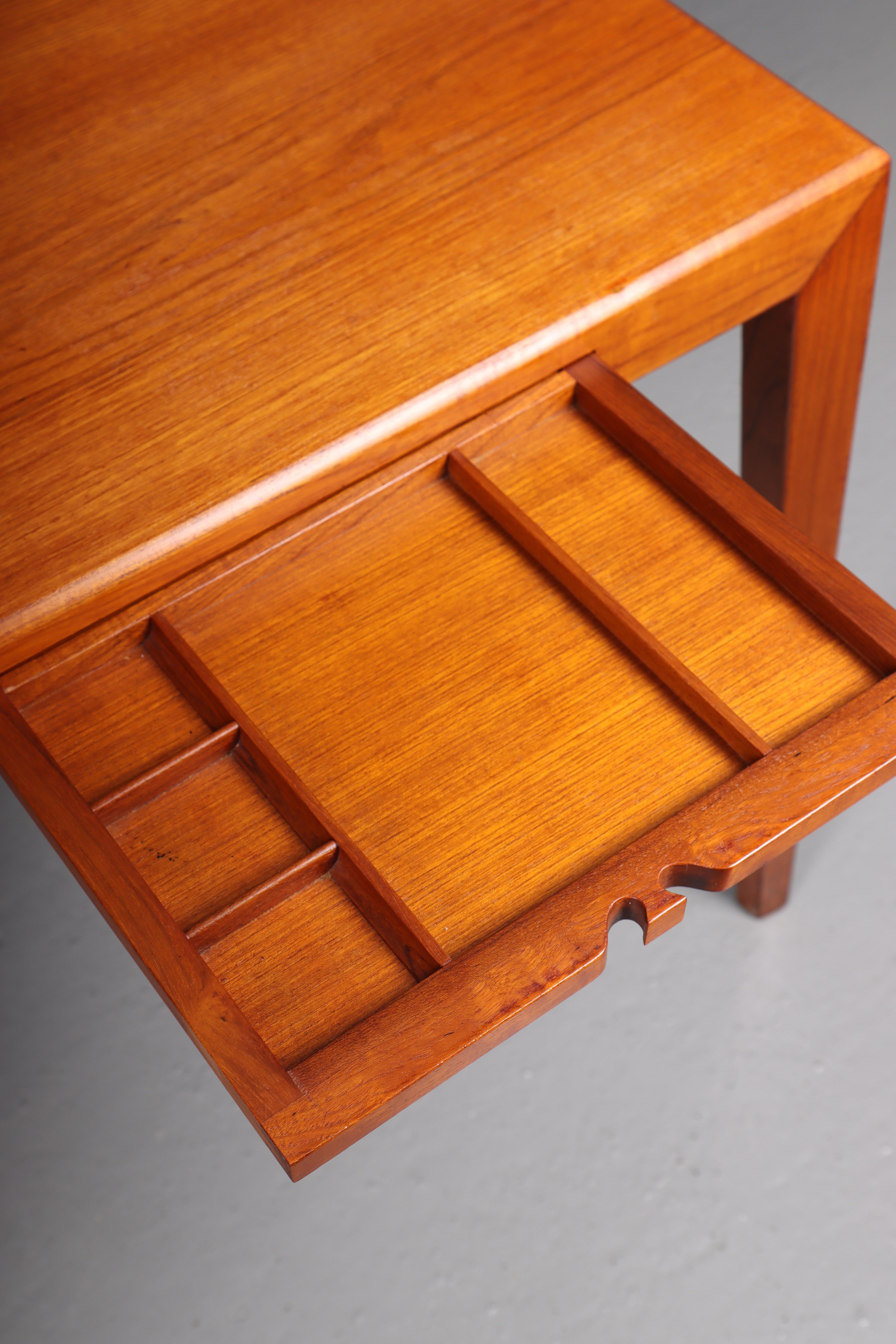 Danish Mid-Century Desk in Teak, 1960s For Sale 3