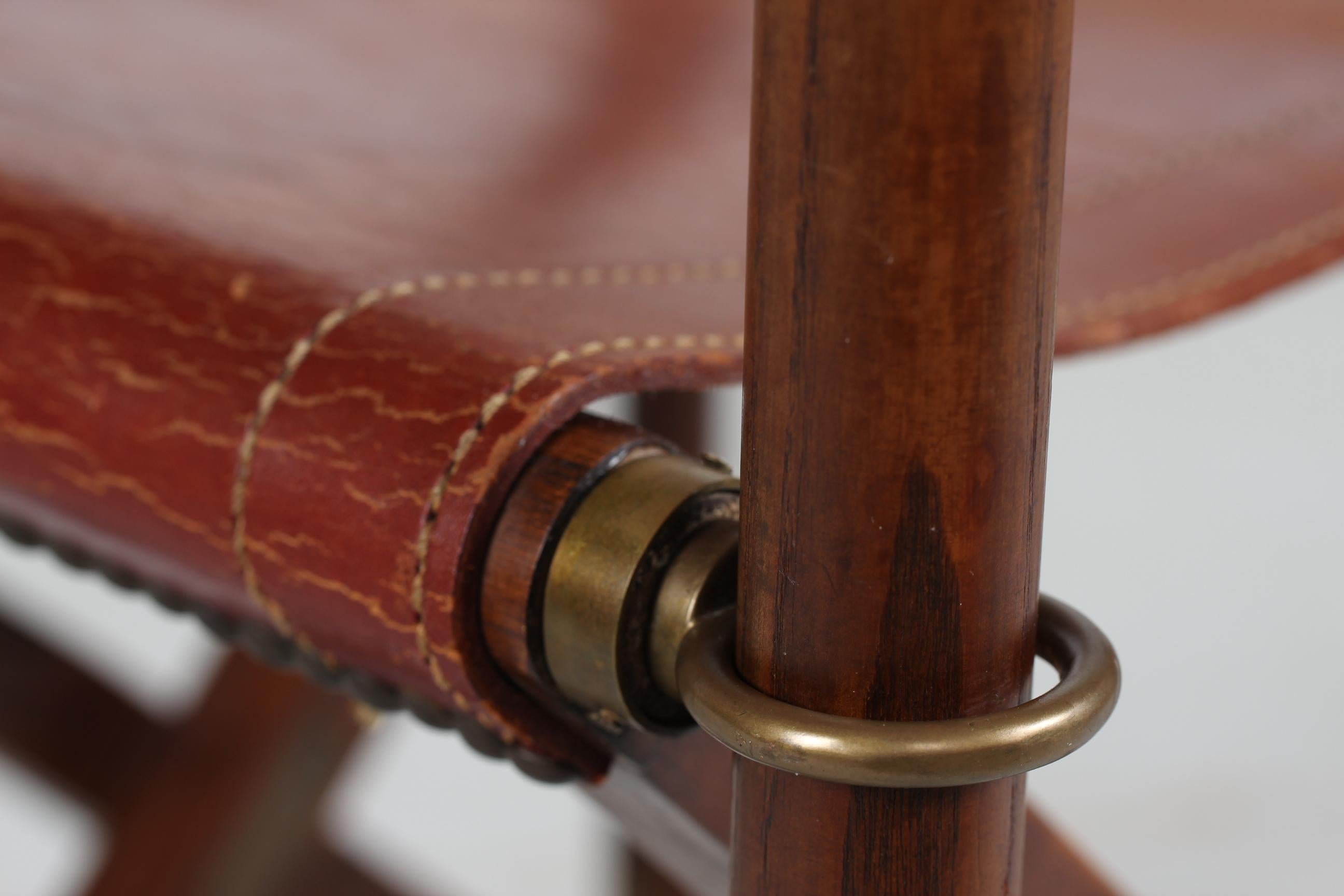 Danish Midcentury Directors Safari Chair of Elm Wood, Core Leather, Brass, 1960s 6
