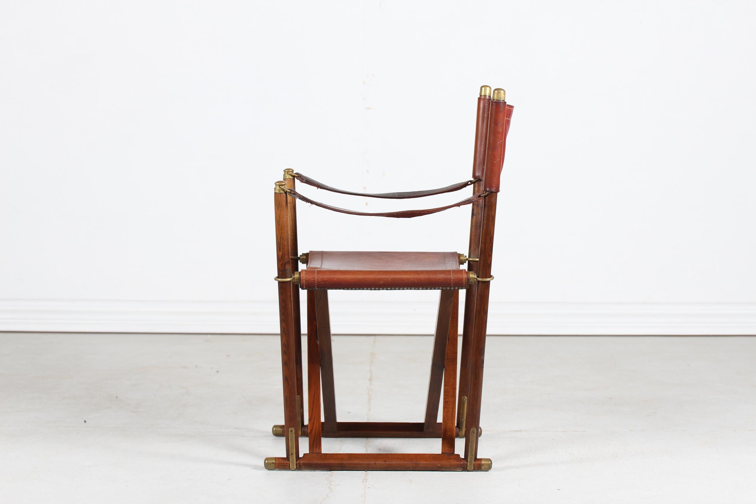 Danish Midcentury Directors Safari Chair of Elm Wood, Core Leather, Brass, 1960s In Good Condition In Silkeborg, Silkeborg