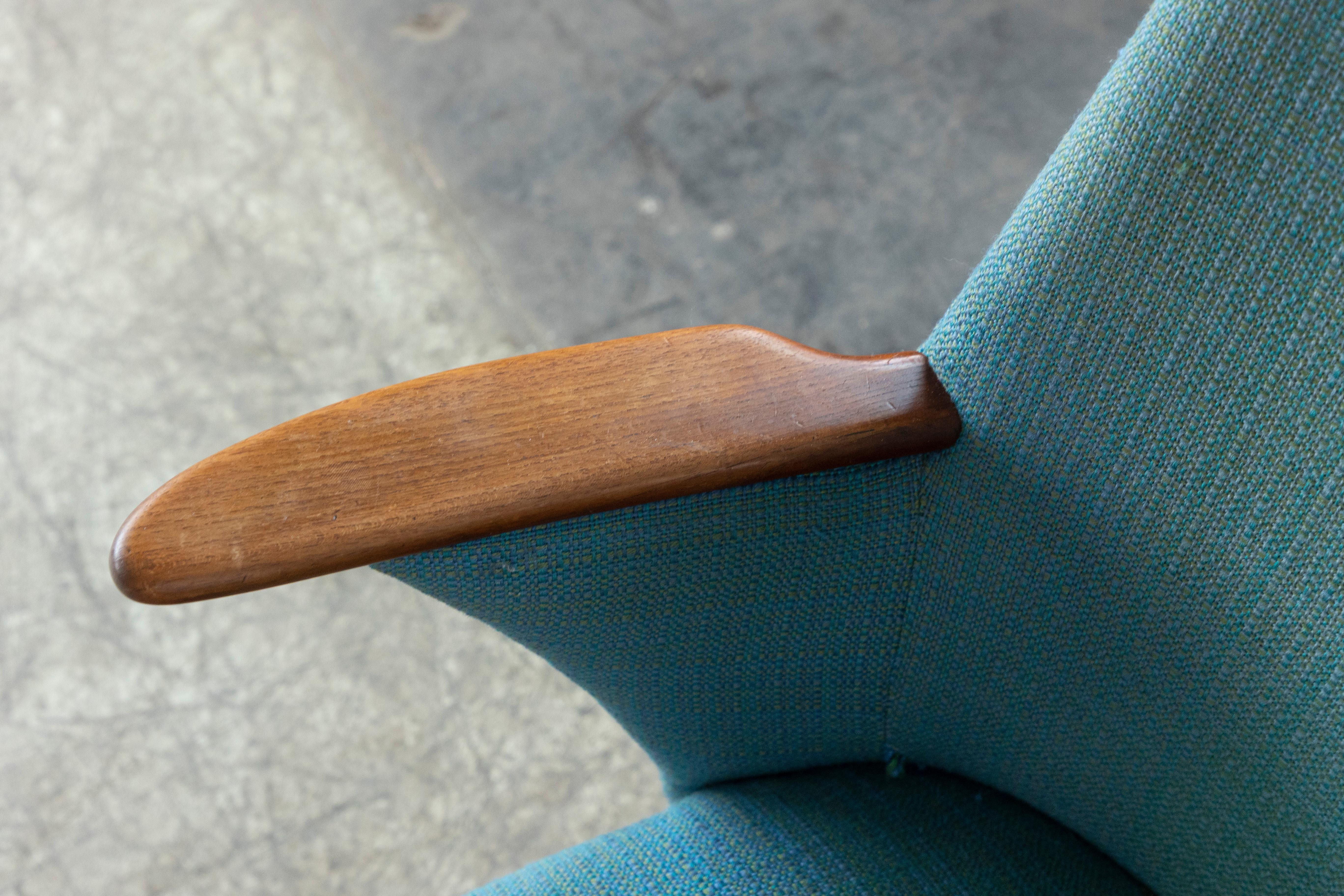 Danish Midcentury Easy Chair with Teak Armrests, 1950's For Sale 3