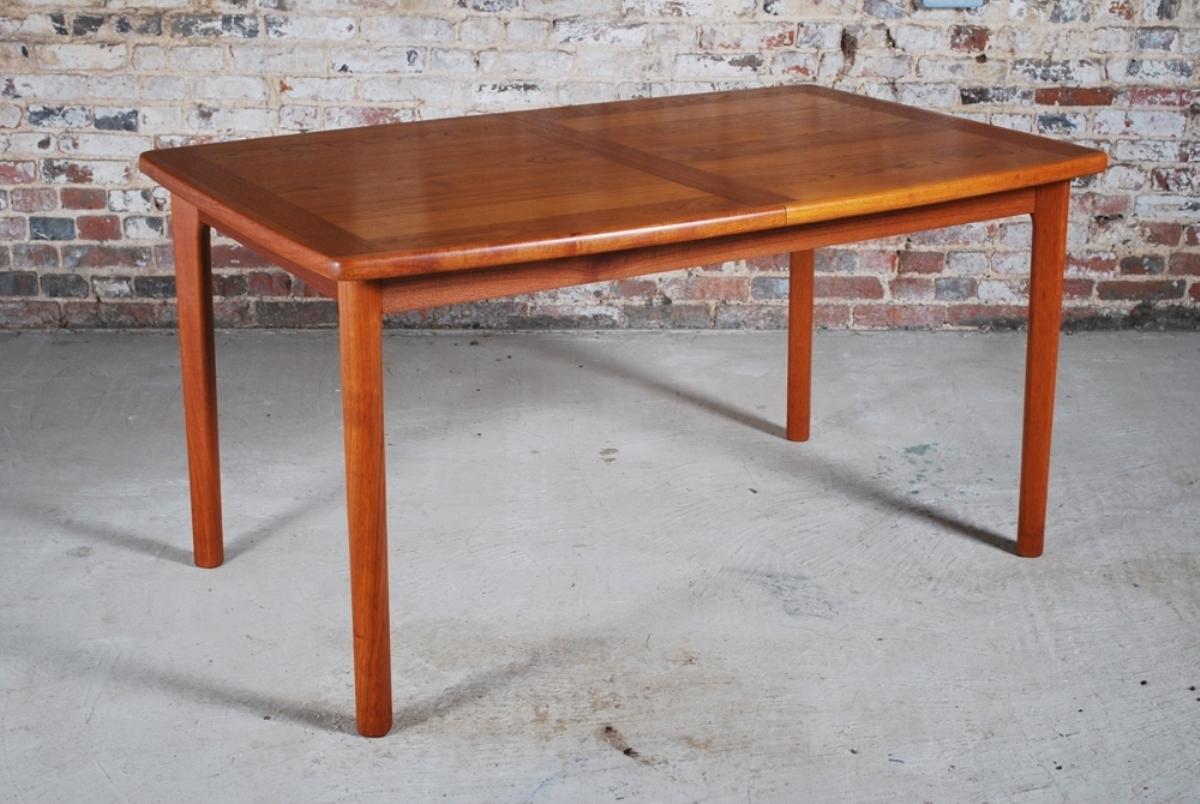 Danish midcentury extending teak dining table by A B J
Measures: H: 72cm, W: 139cm - 189cm, D: 90cm.