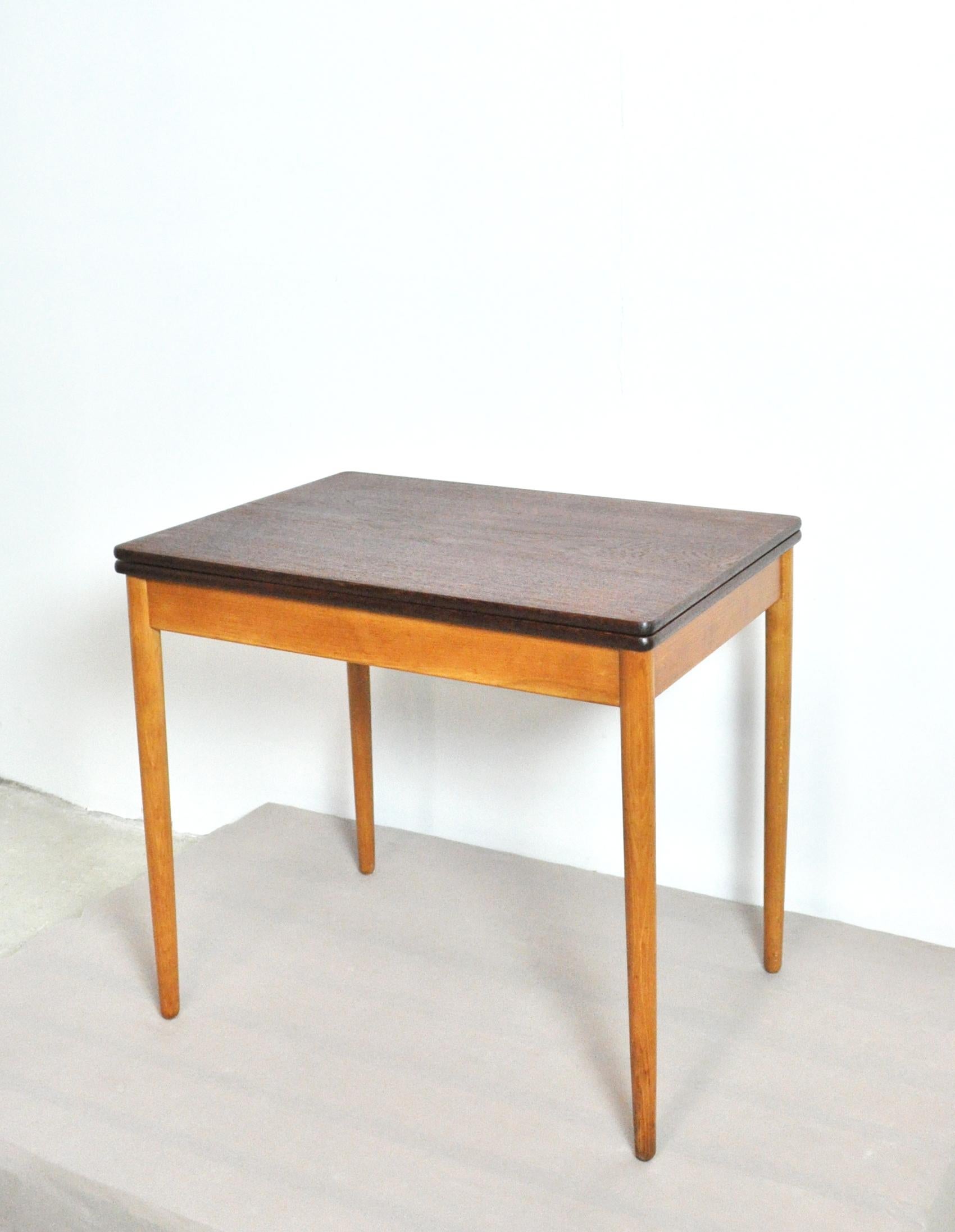 andreas folding side table