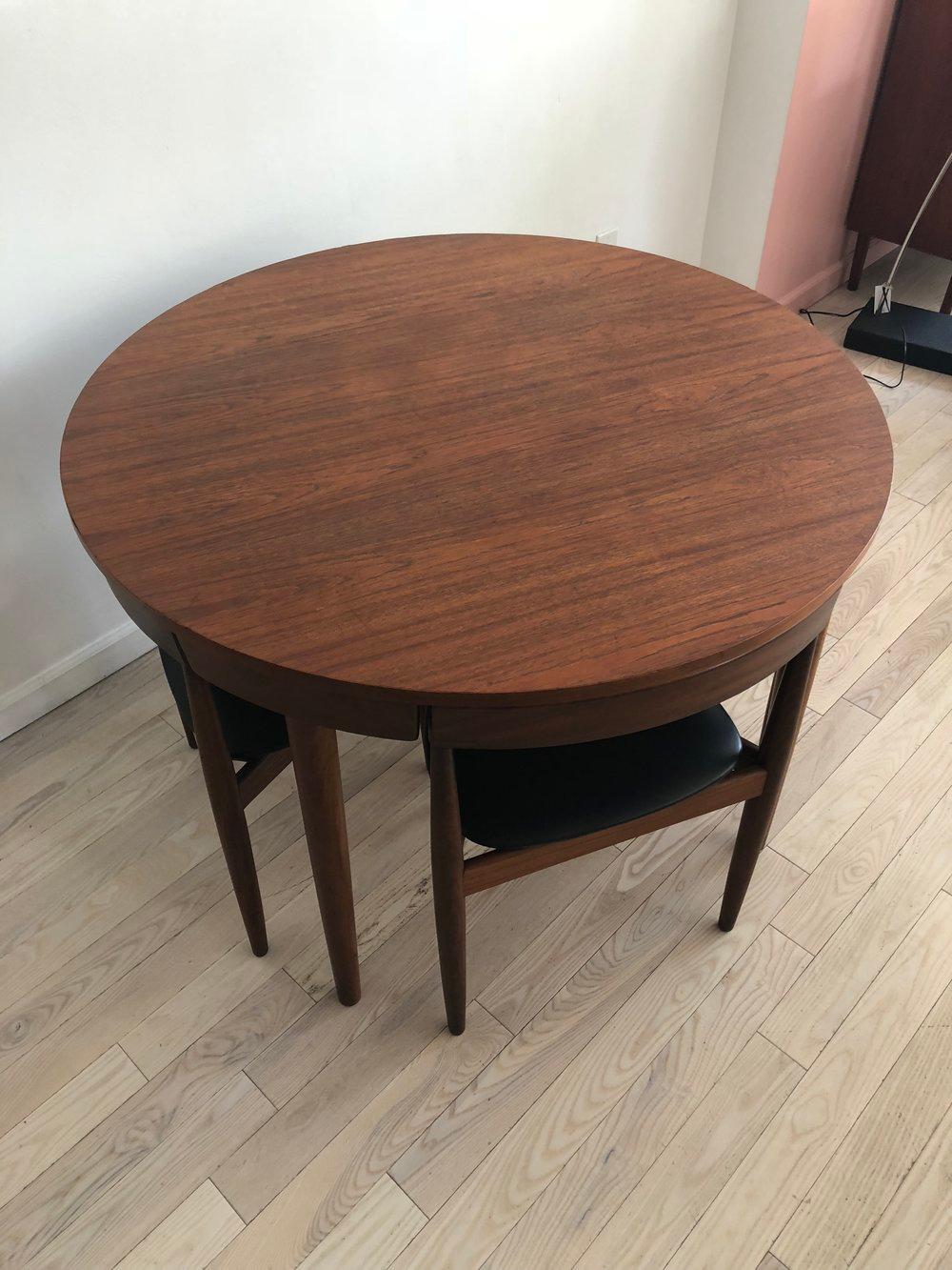 Danish Midcentury Hans Olsen for Frem Rojle Compact Dining Table Set In Excellent Condition In Brooklyn, NY