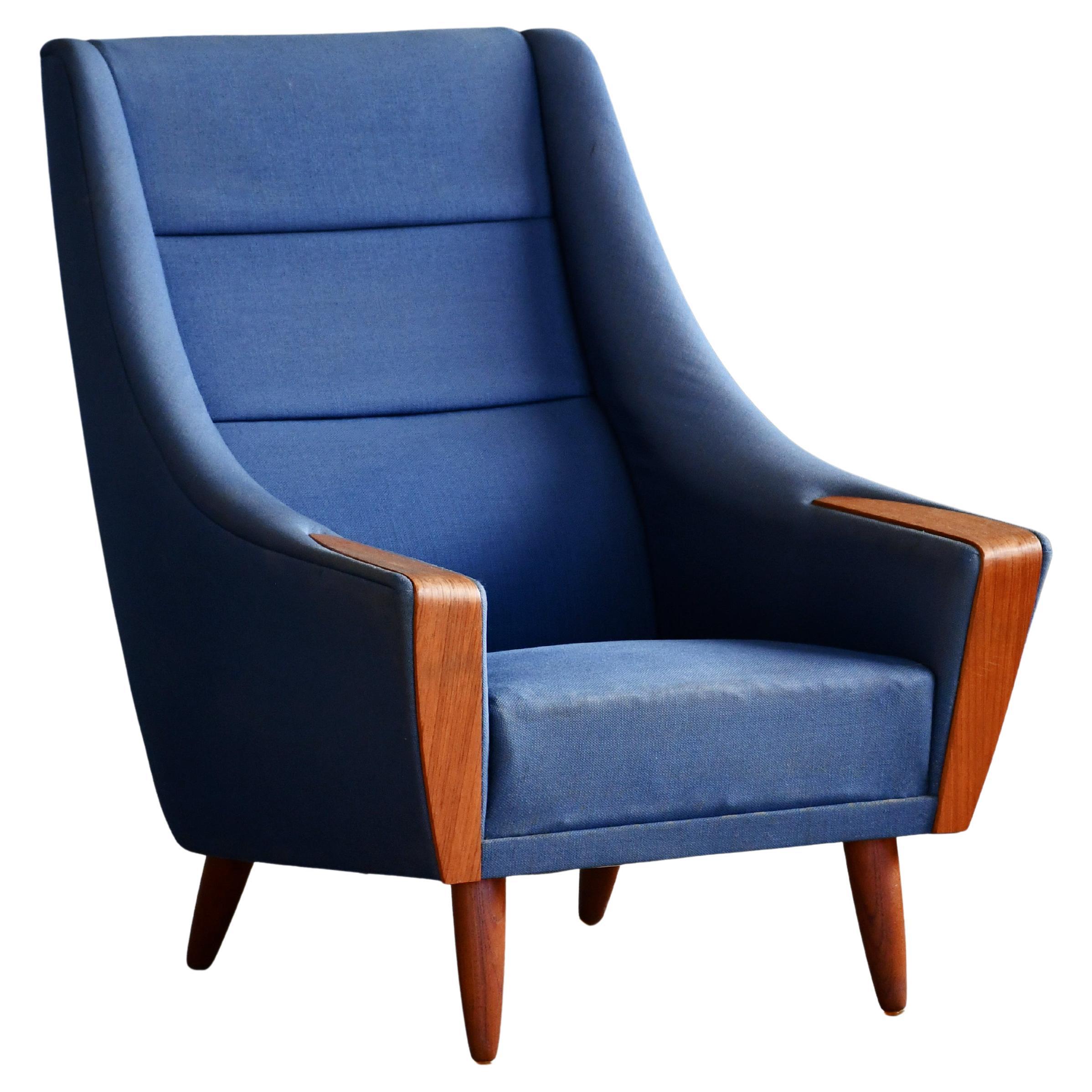 Chaise longue danoise du milieu du siècle avec accoudoirs en teck