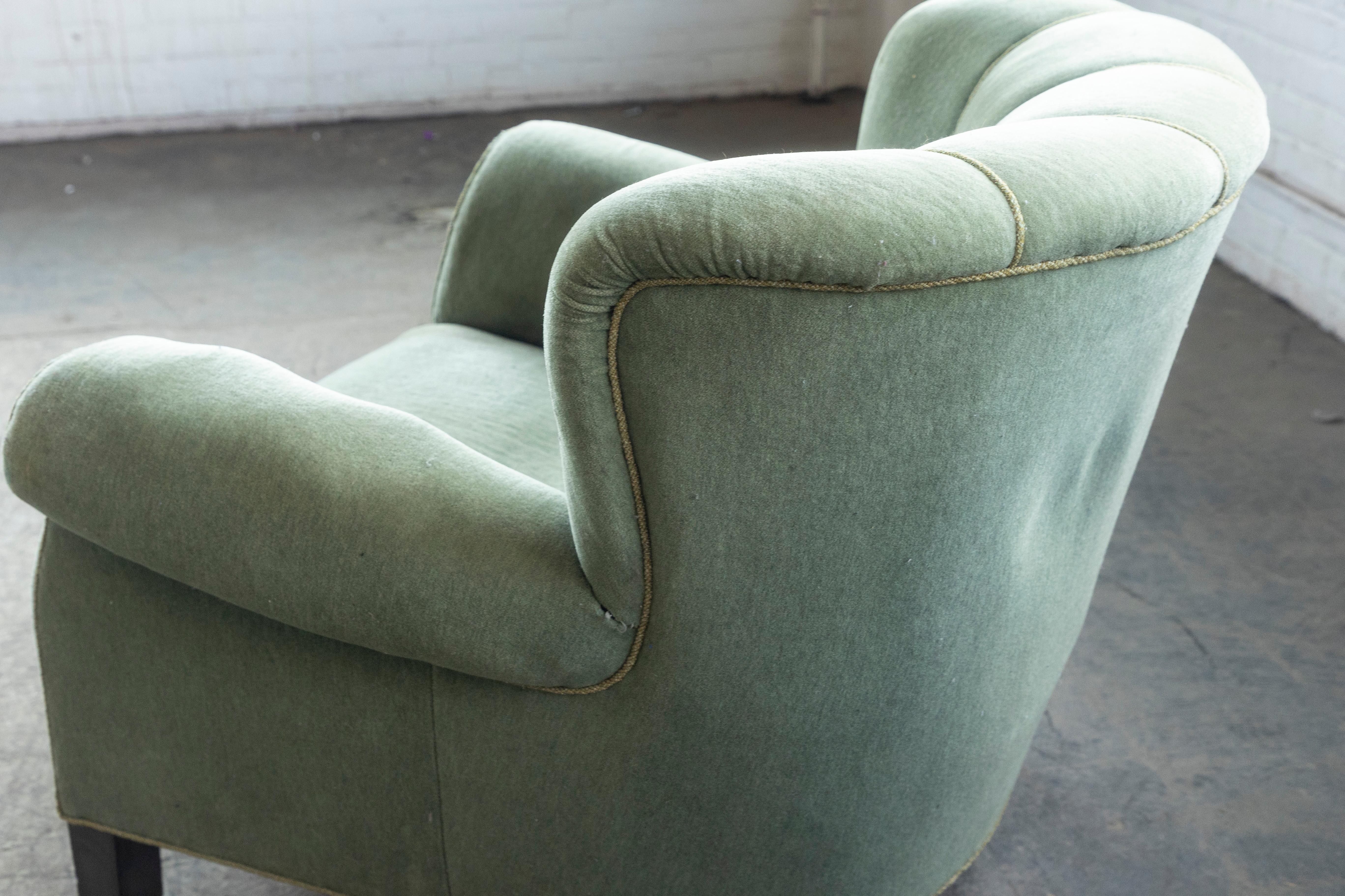 Danish Midcentury Large Scale Club Chair Model 1518b Low Back by Fritz Hansen In Good Condition In Bridgeport, CT