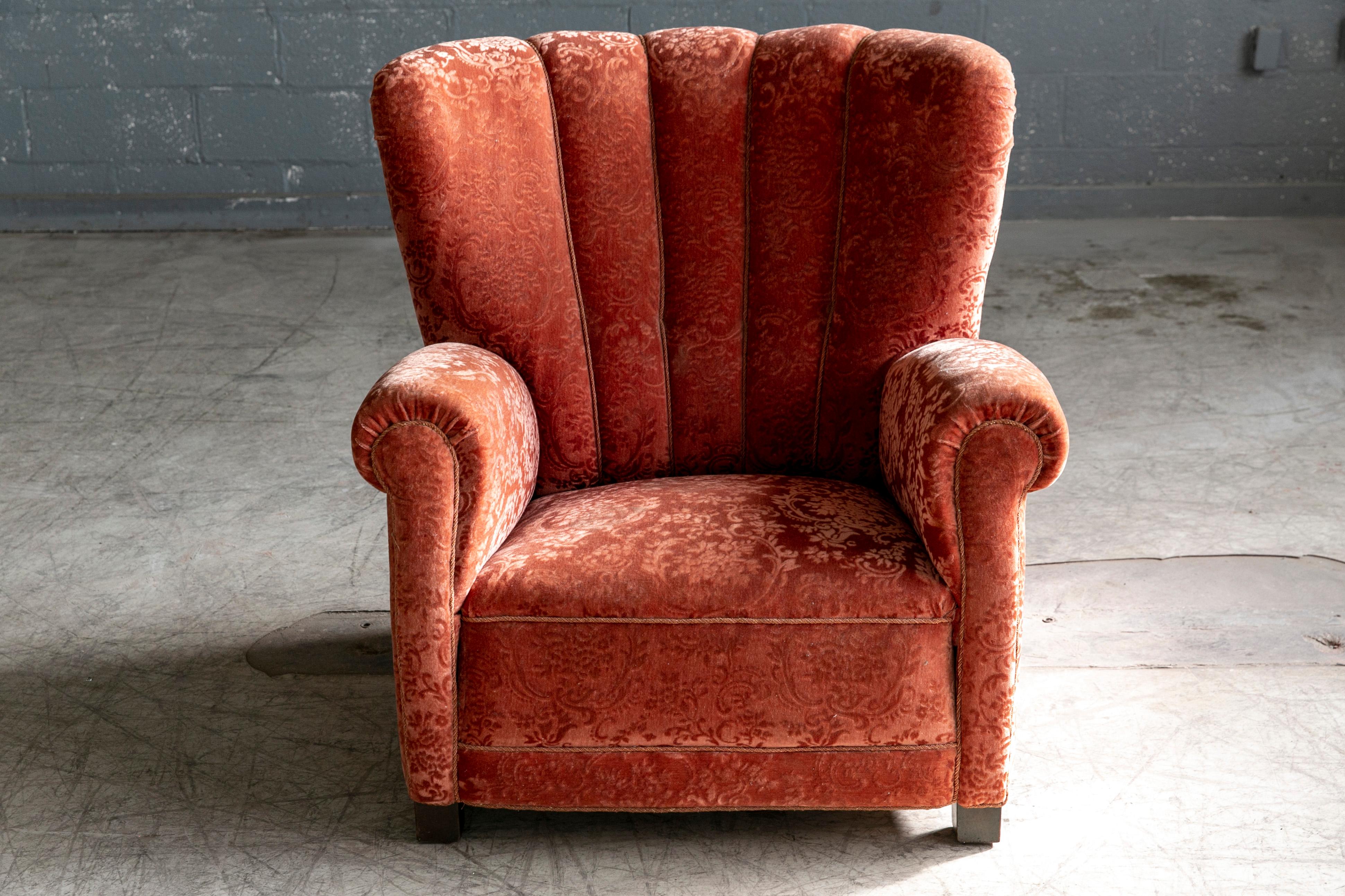 Danish Midcentury Large Scale Club or Lounge Chair Model 1518 by Fritz Hansen In Fair Condition In Bridgeport, CT