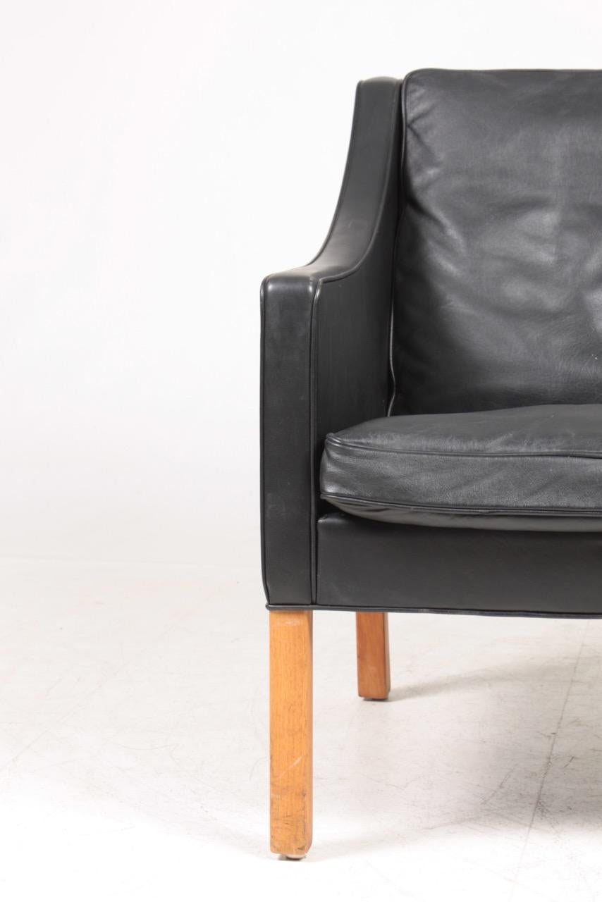 Scandinavian Modern Danish Midcentury Lounge Chair in Patinated Leather by Børge Mogensen For Sale