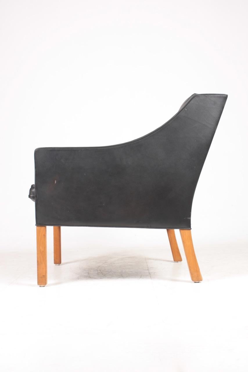 Danish Midcentury Lounge Chair in Patinated Leather by Børge Mogensen In Good Condition For Sale In Lejre, DK