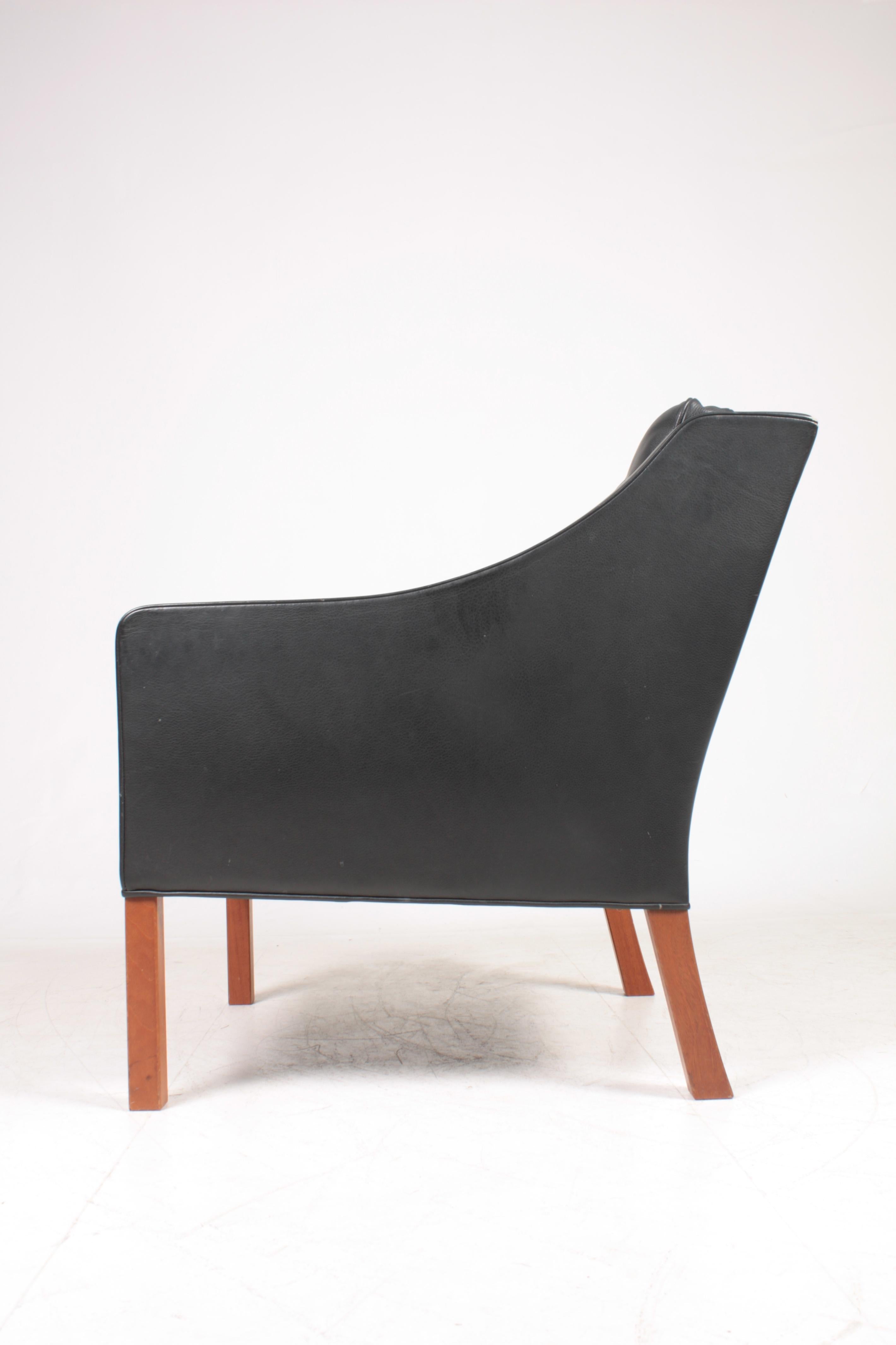Danish Midcentury Lounge Chair in Patinated Leather by Børge Mogensen 2