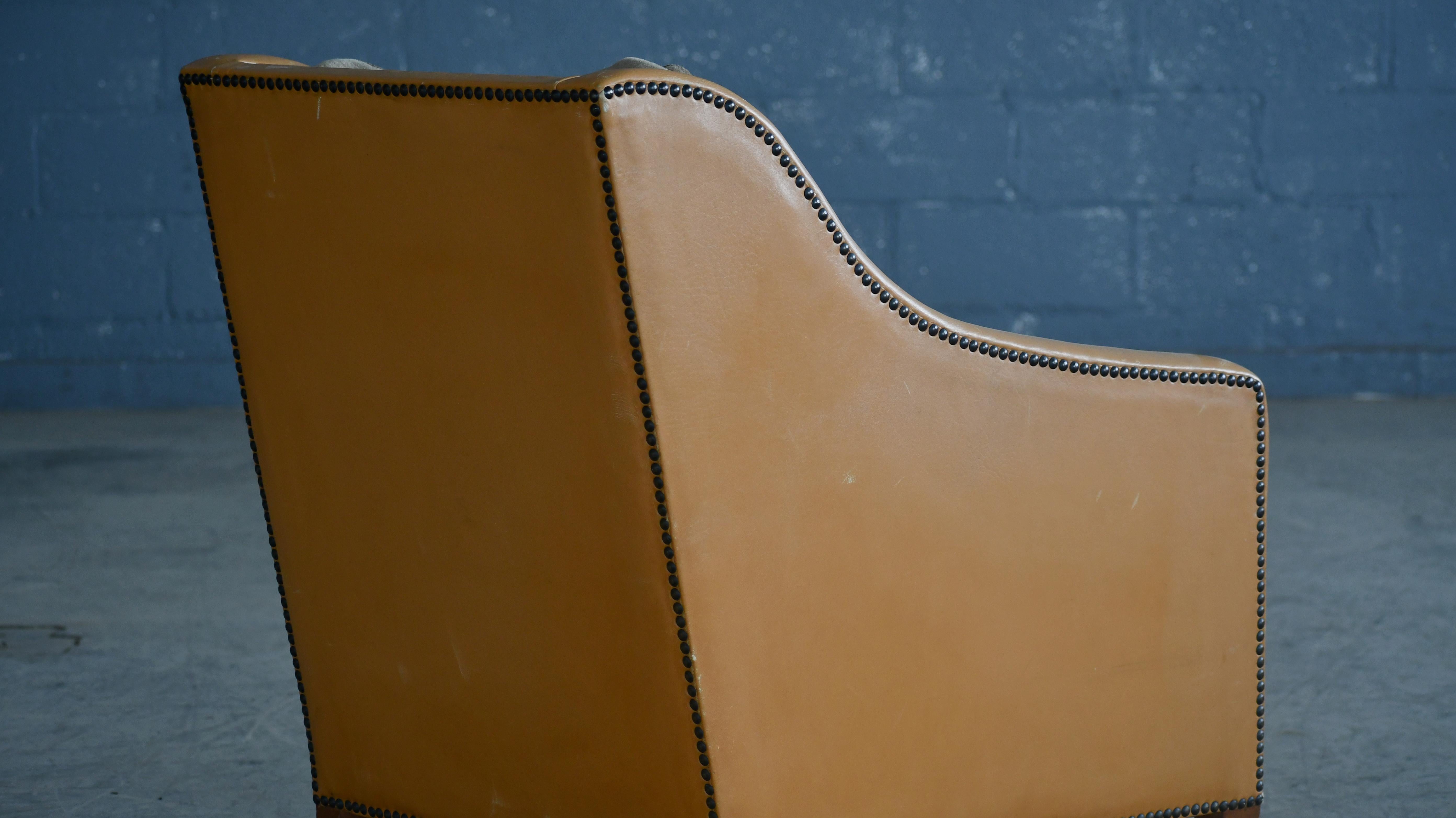 Fauteuil de salon danois du milieu du siècle dernier en cuir brun clair et coussins en toile perdue en vente 2