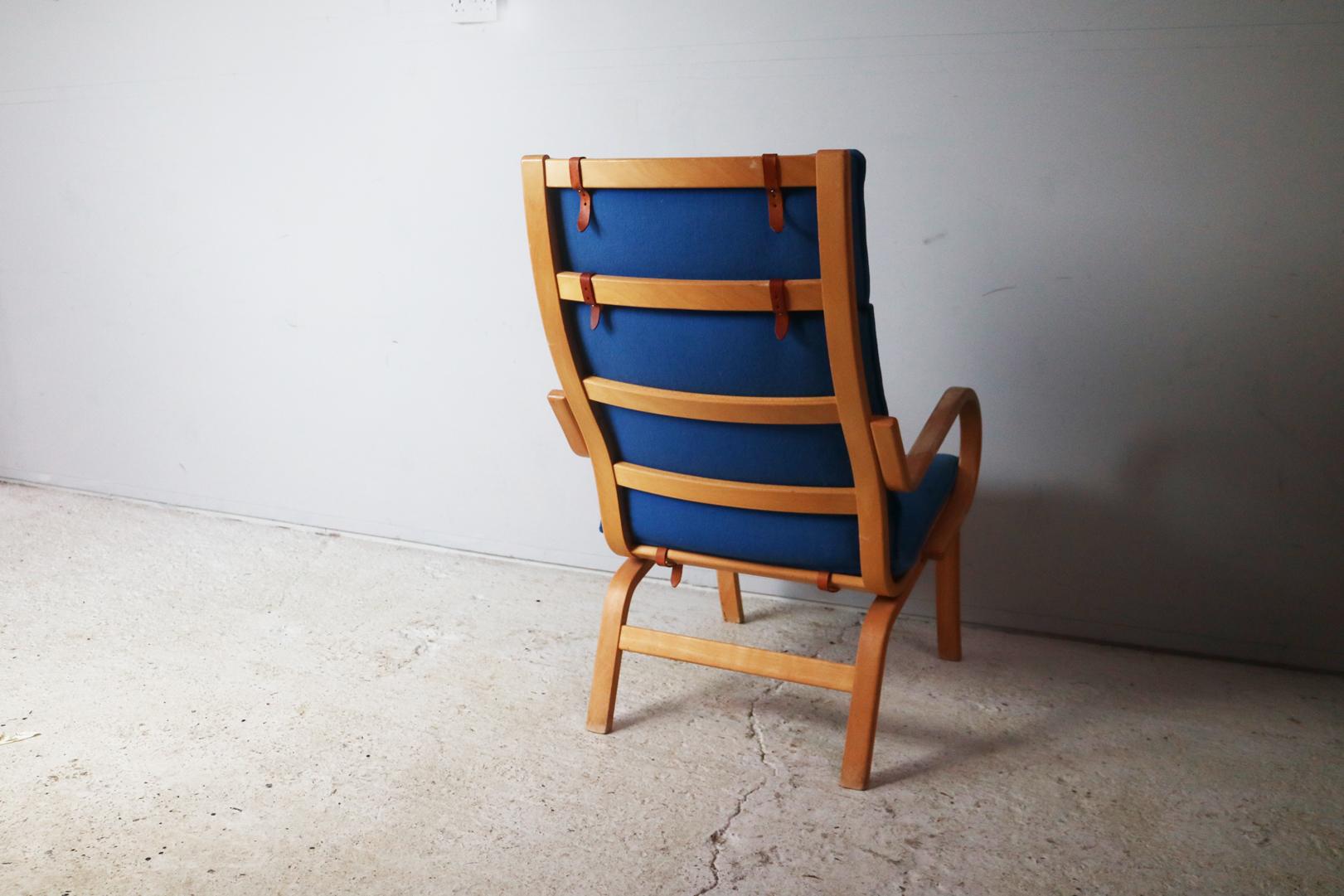 Late 20th Century Danish Midcentury Lounge Chair with Electric Blue Original Upholstery For Sale