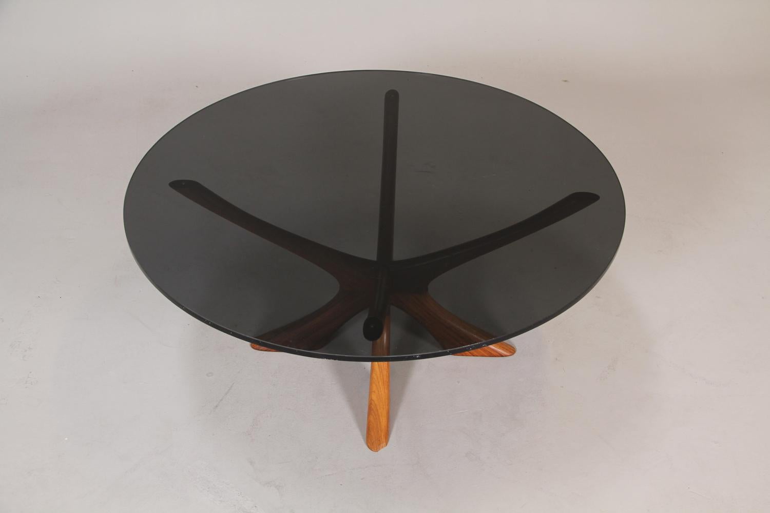 Scandinave moderne Table basse ronde danoise The Moderns  c1960 par Illum Wikkelso en vente