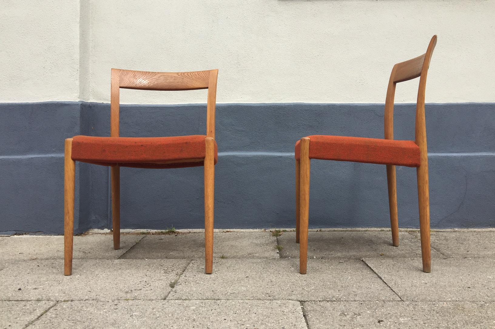 Danish Midcentury Oak Side Chairs by Søren Willadsen, 1960s For Sale 1