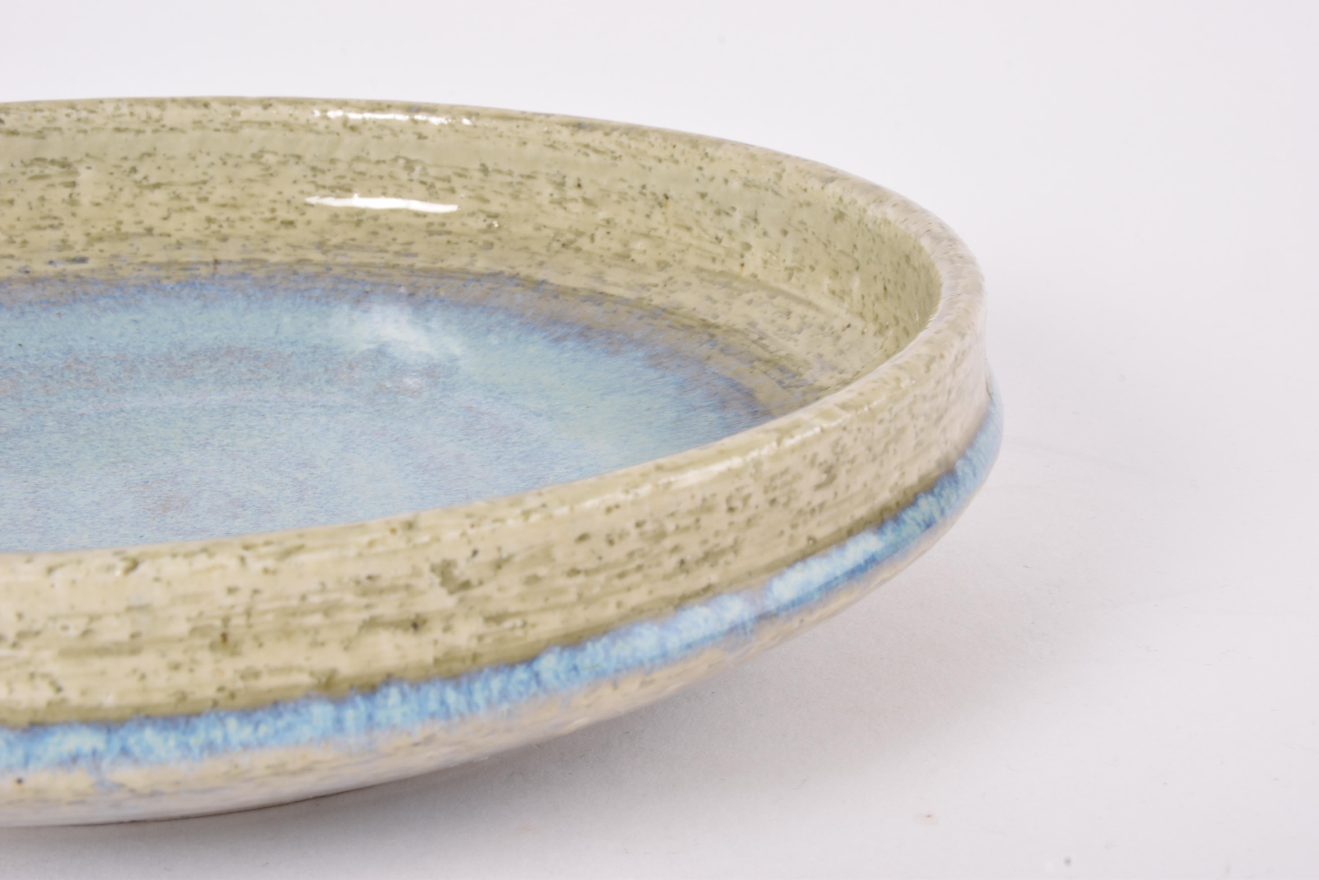 Ciotola bassa danese di metà secolo Palshus con ceramica Chamotte smaltata di verde e blu, anni '60 In condizioni buone in vendita a Silkeborg, Silkeborg