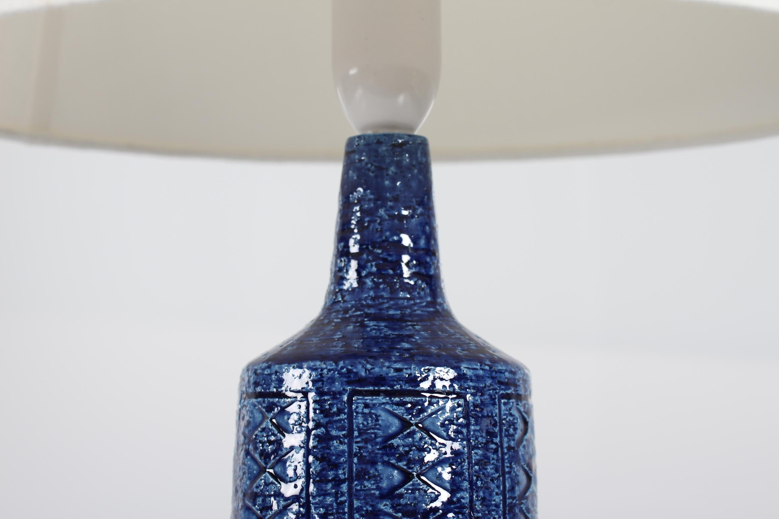 Danish Midcentury Palshus Tall Cobalt Blue Table Lamp with Lampshade, 1960s In Good Condition In Aarhus C, DK
