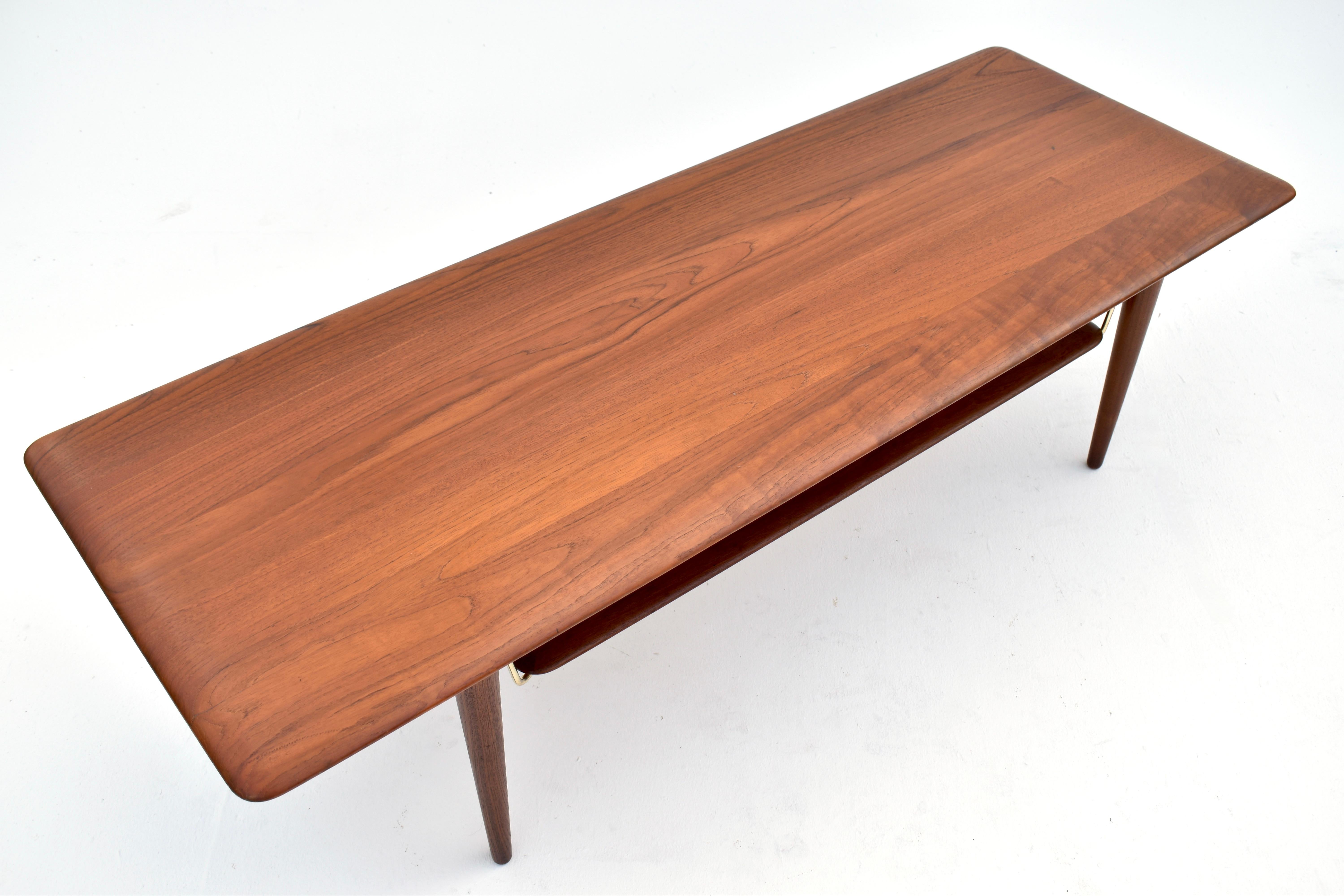 Table basse danoise du milieu du siècle dernier Peter Hvidt & Orla Molgaard Nielsen modèle 516 en vente 5