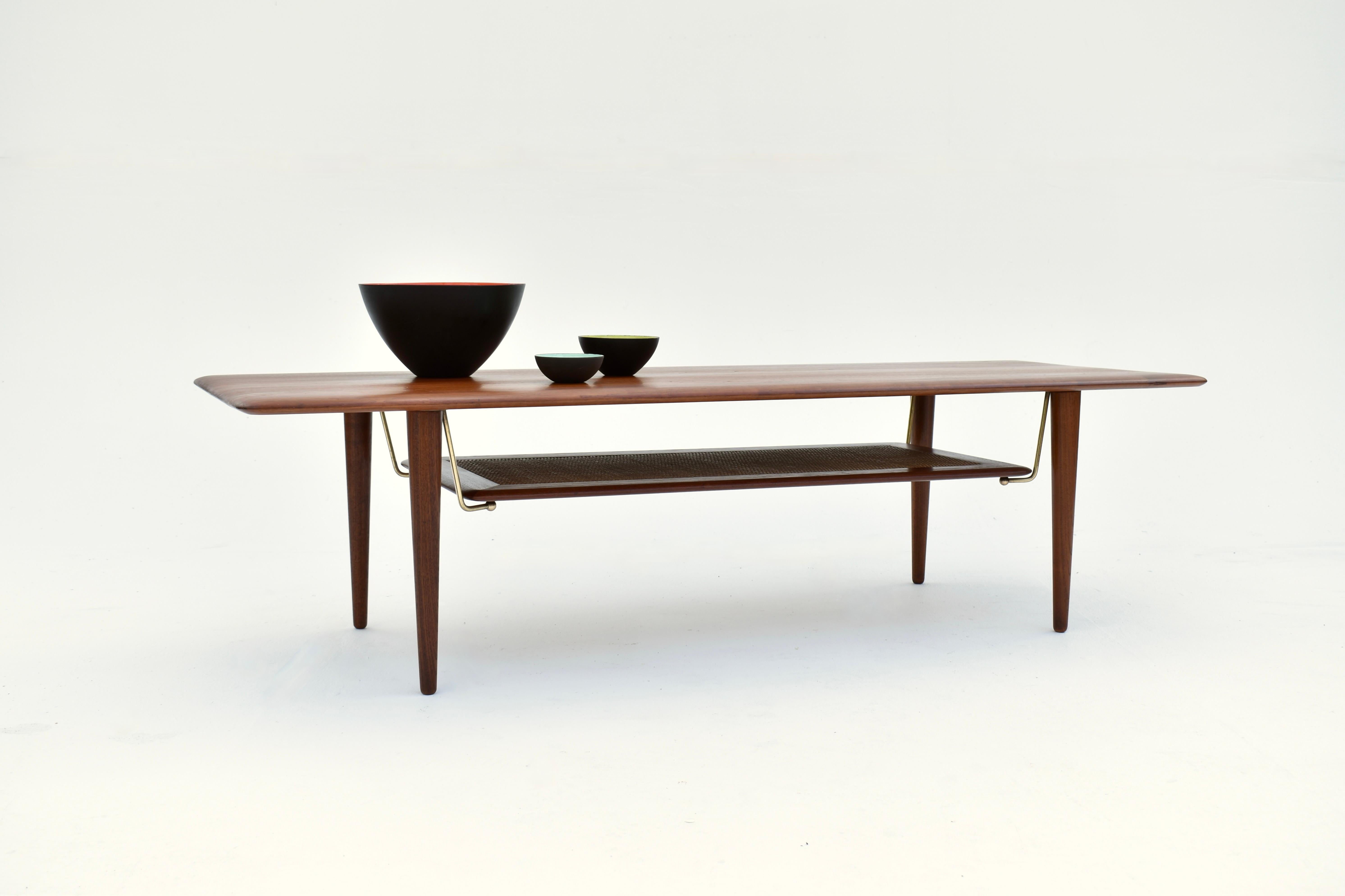 Table basse danoise du milieu du siècle dernier Peter Hvidt & Orla Molgaard Nielsen modèle 516 Bon état - En vente à Shepperton, Surrey