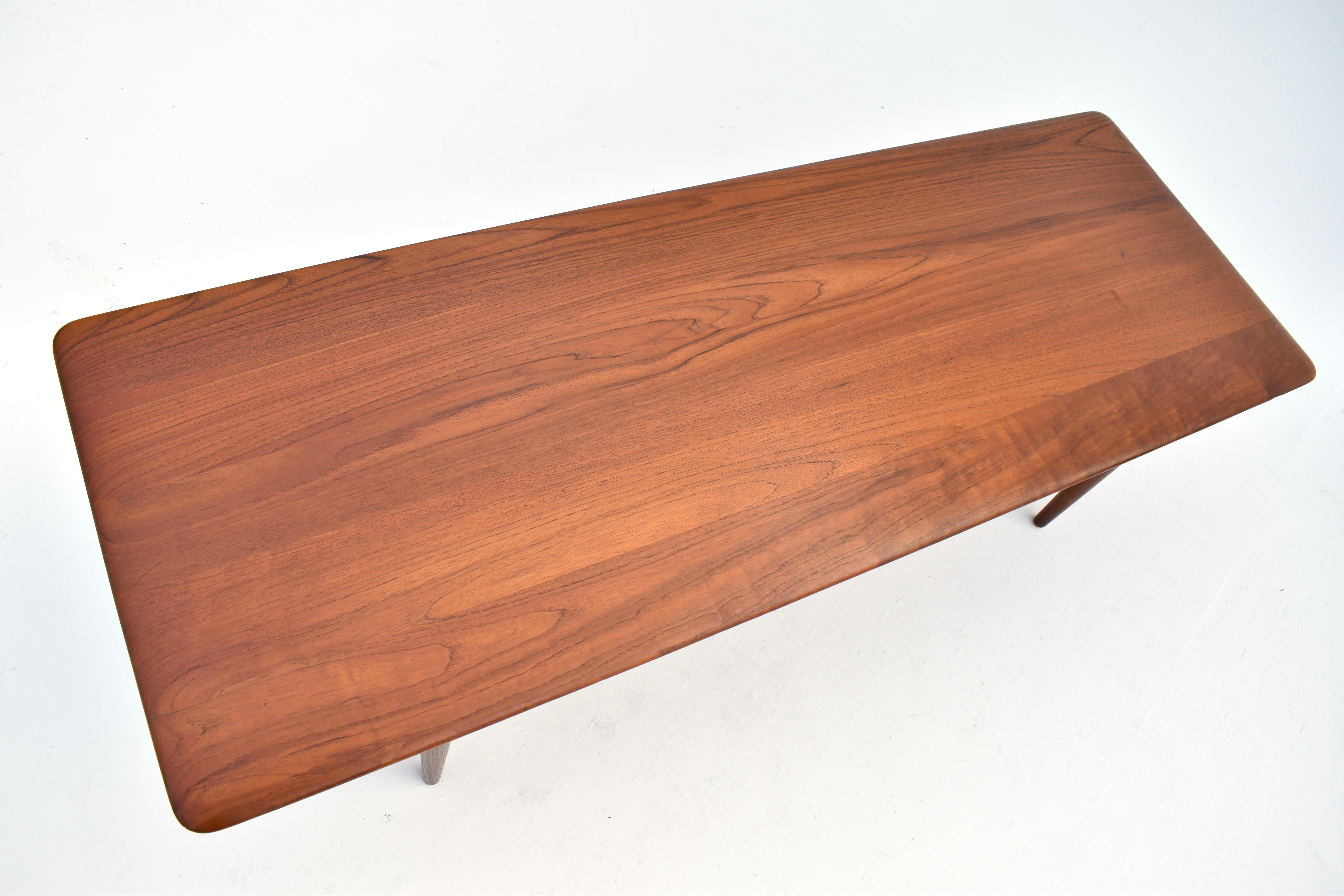 Table basse danoise du milieu du siècle dernier Peter Hvidt & Orla Molgaard Nielsen modèle 516 en vente 2