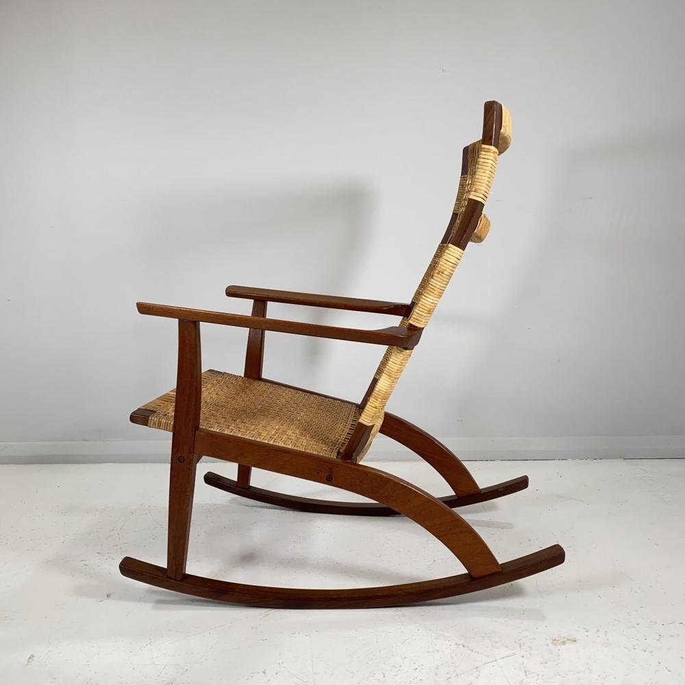 Danish Midcentury Rocking Chair by Hans Olsen for Juul Kristensen, c.1950 In Excellent Condition For Sale In London, GB