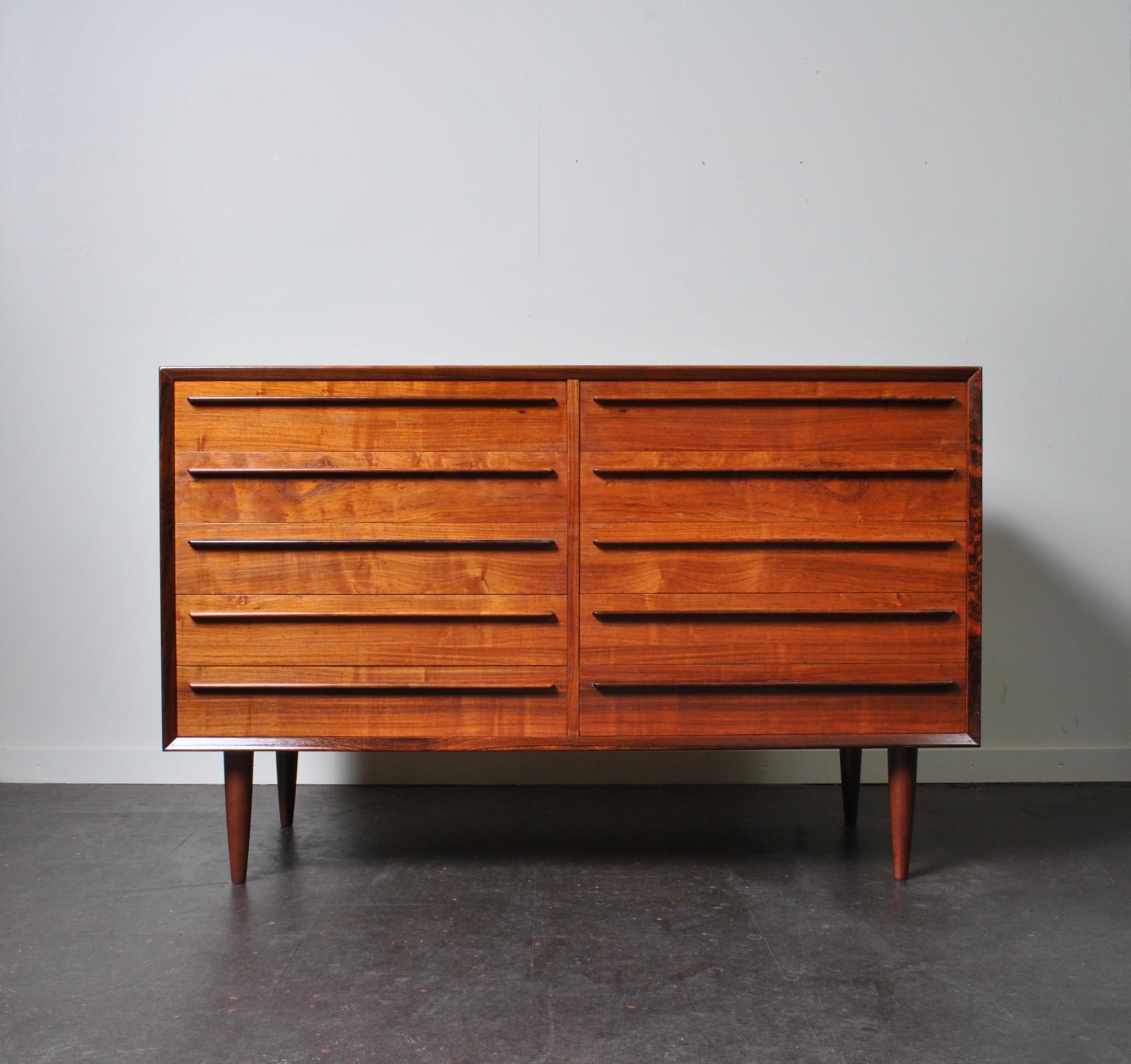 Danish Midcentury Rosewood Chest of Drawers In Good Condition In London, GB