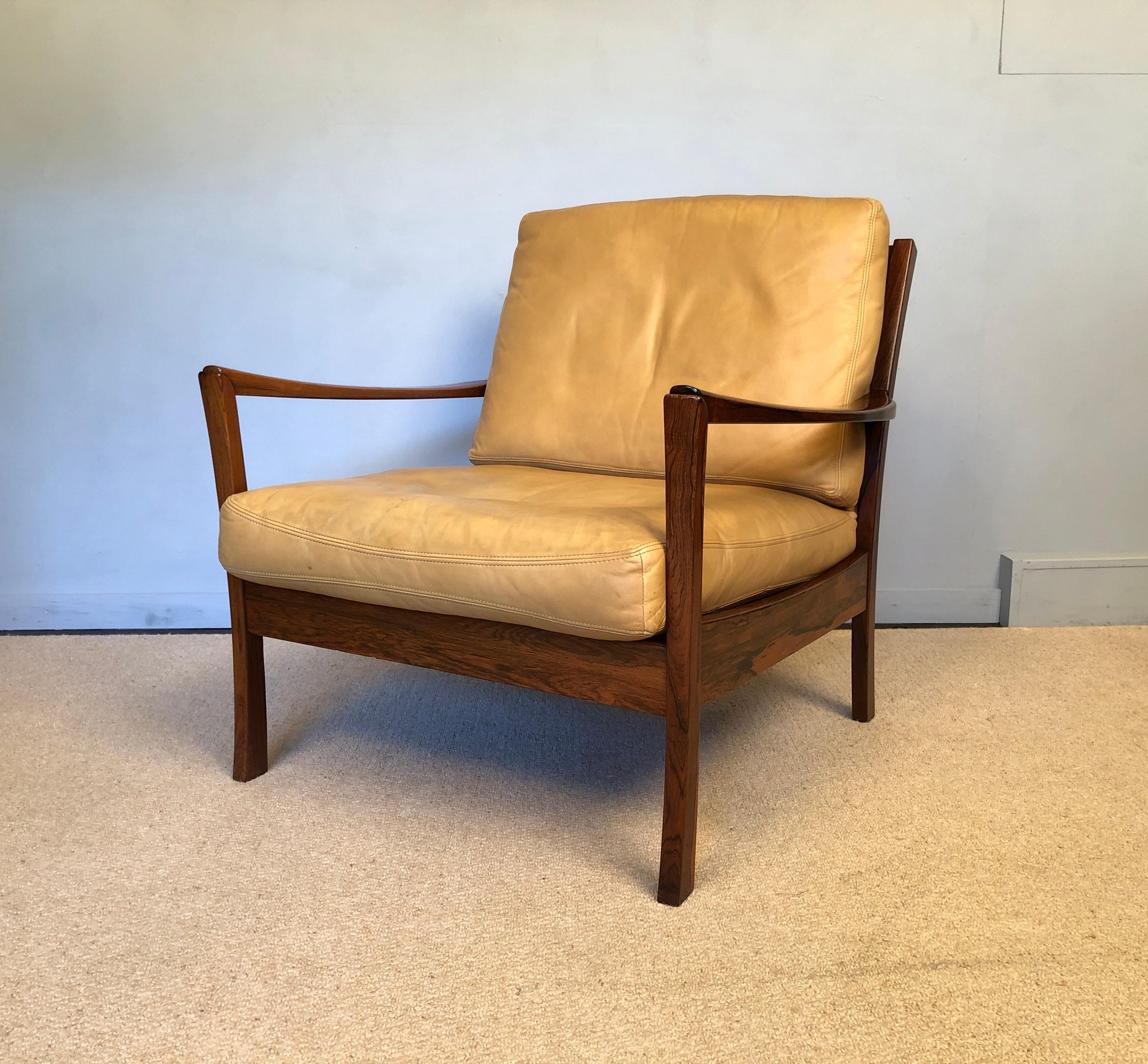 Danish Midcentury Rosewood Lounge Chair, Tan Leather 1