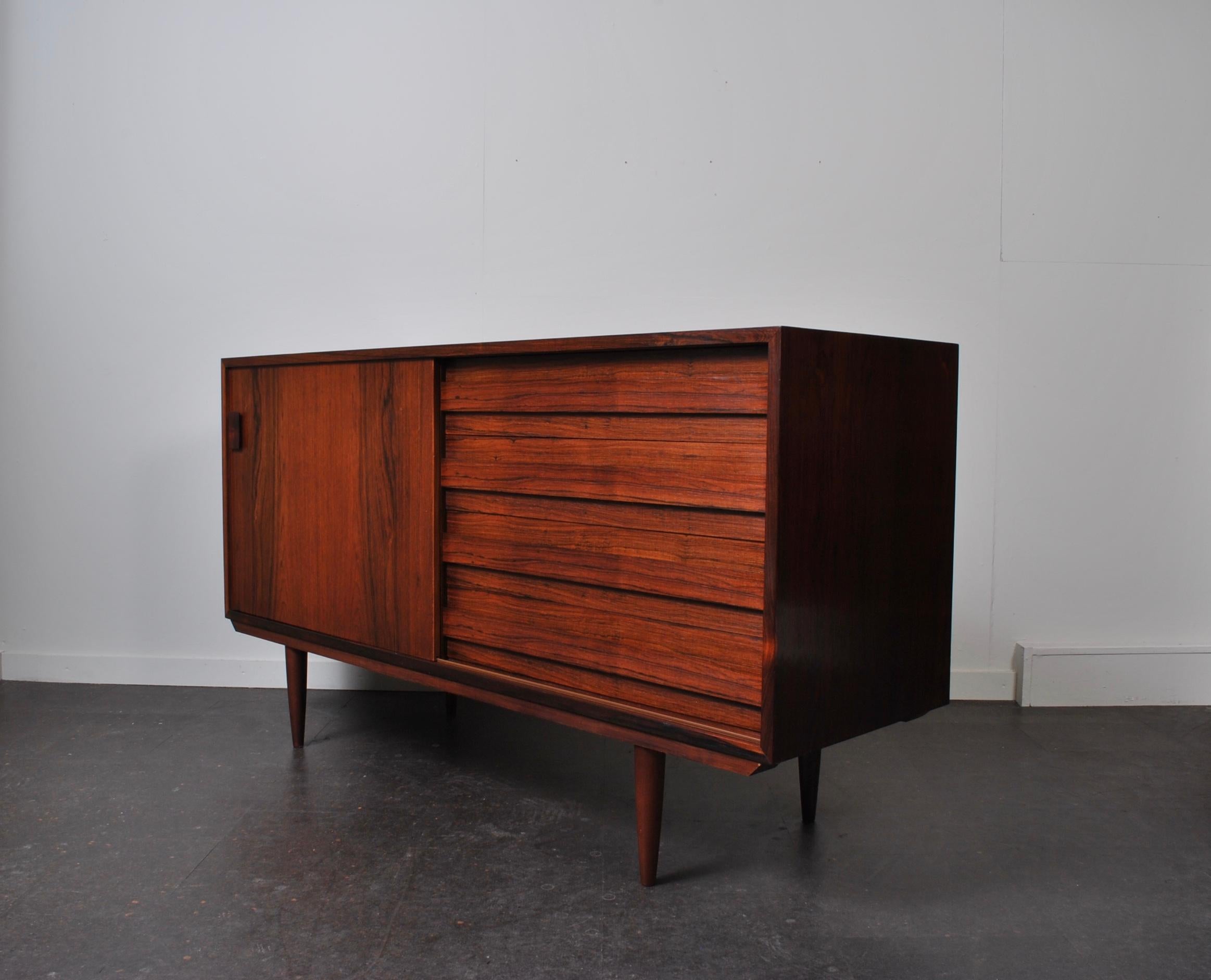 Danish Midcentury Rosewood Sideboard Credenza In Good Condition In London, GB