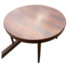 Tavolo da pranzo rotondo danese del Medioevo di Randers Mobelfabrik, 1960 circa