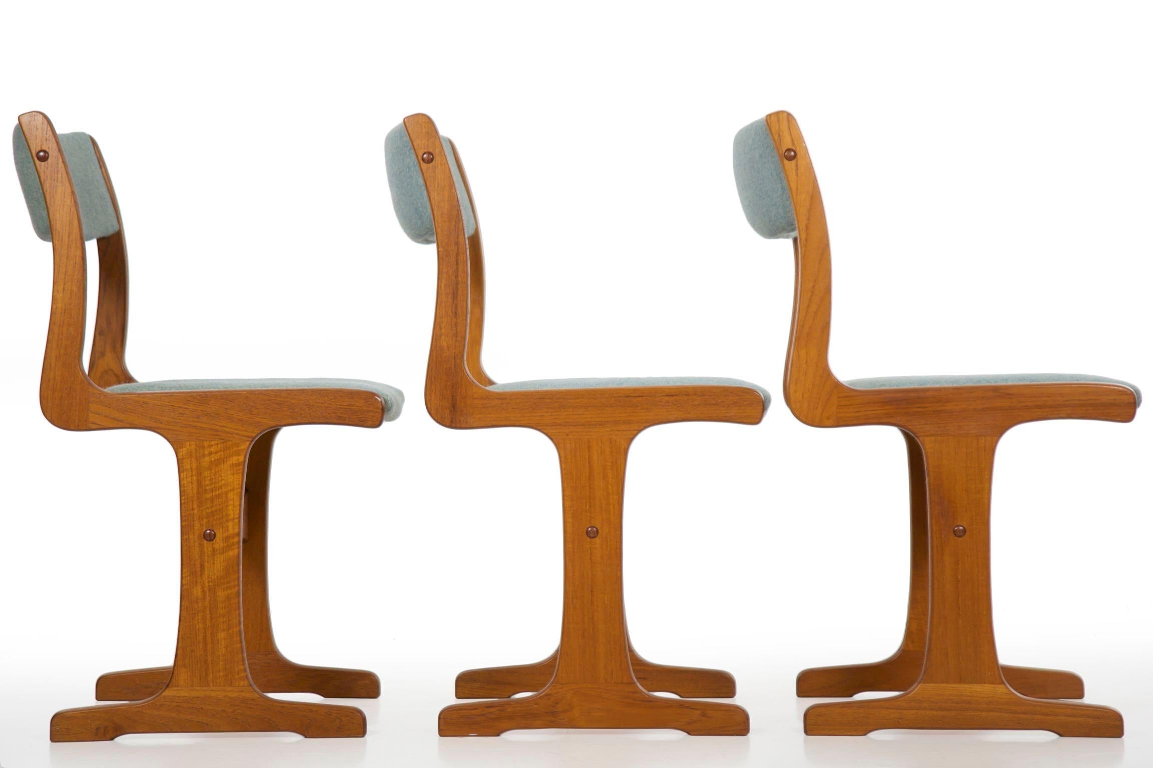 Mid-Century Modern Danish Midcentury Set of Six Chairs and Trestle Dining Table by Gangso Møbler