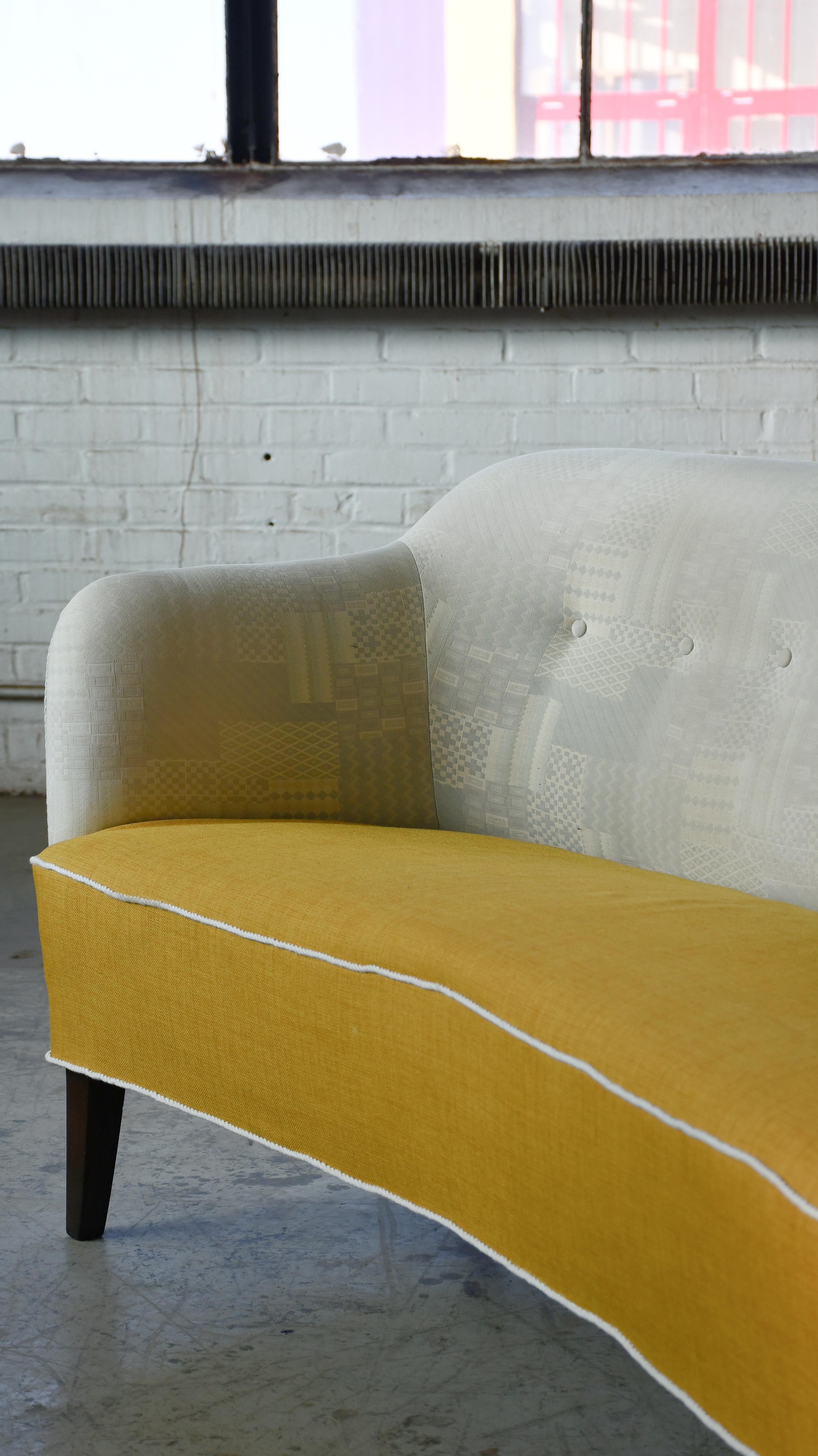 Canapé ou loveseat danois du milieu du siècle 1950 Bon état - En vente à Bridgeport, CT