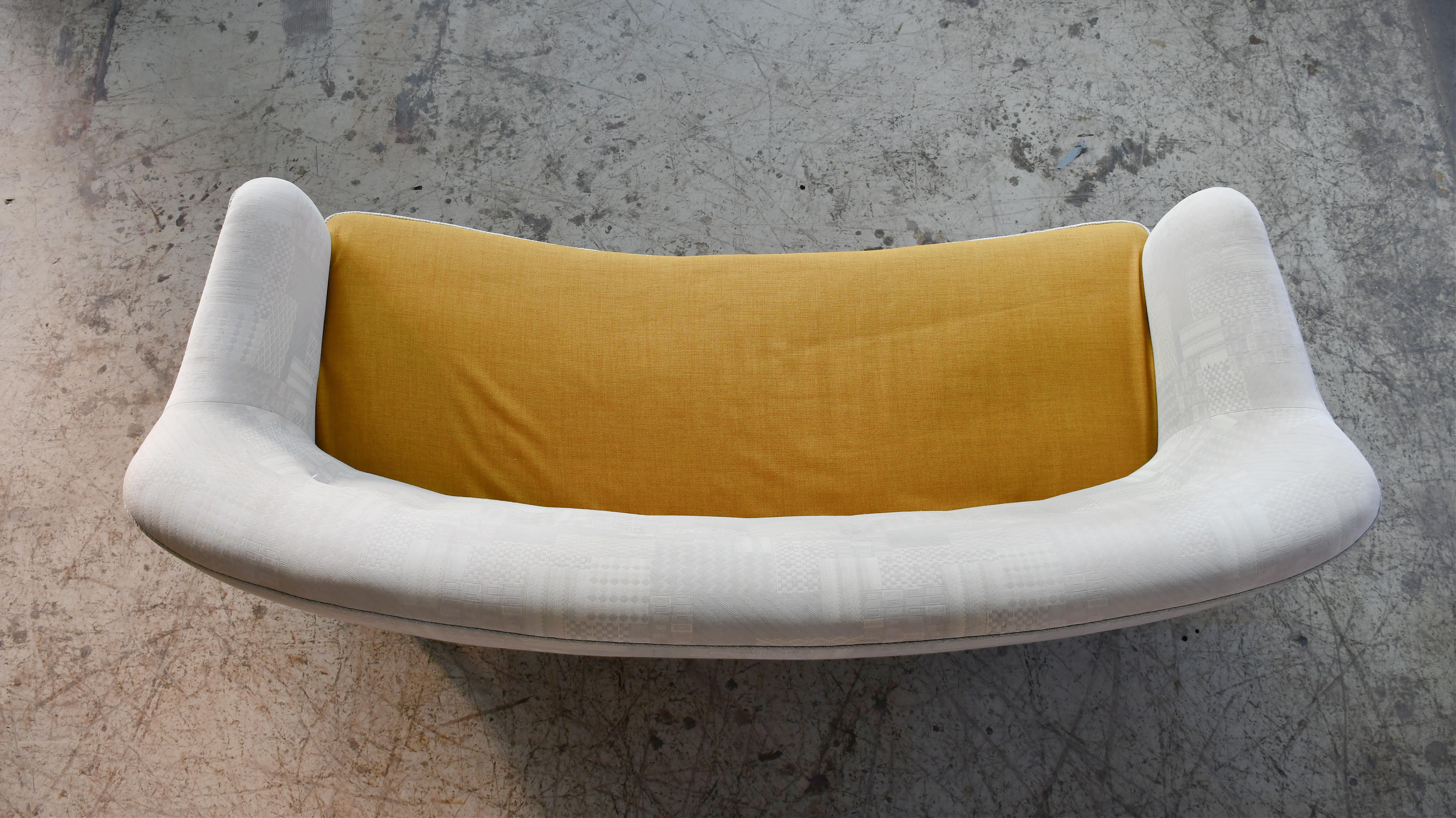 Milieu du XXe siècle Canapé ou loveseat danois du milieu du siècle 1950 en vente