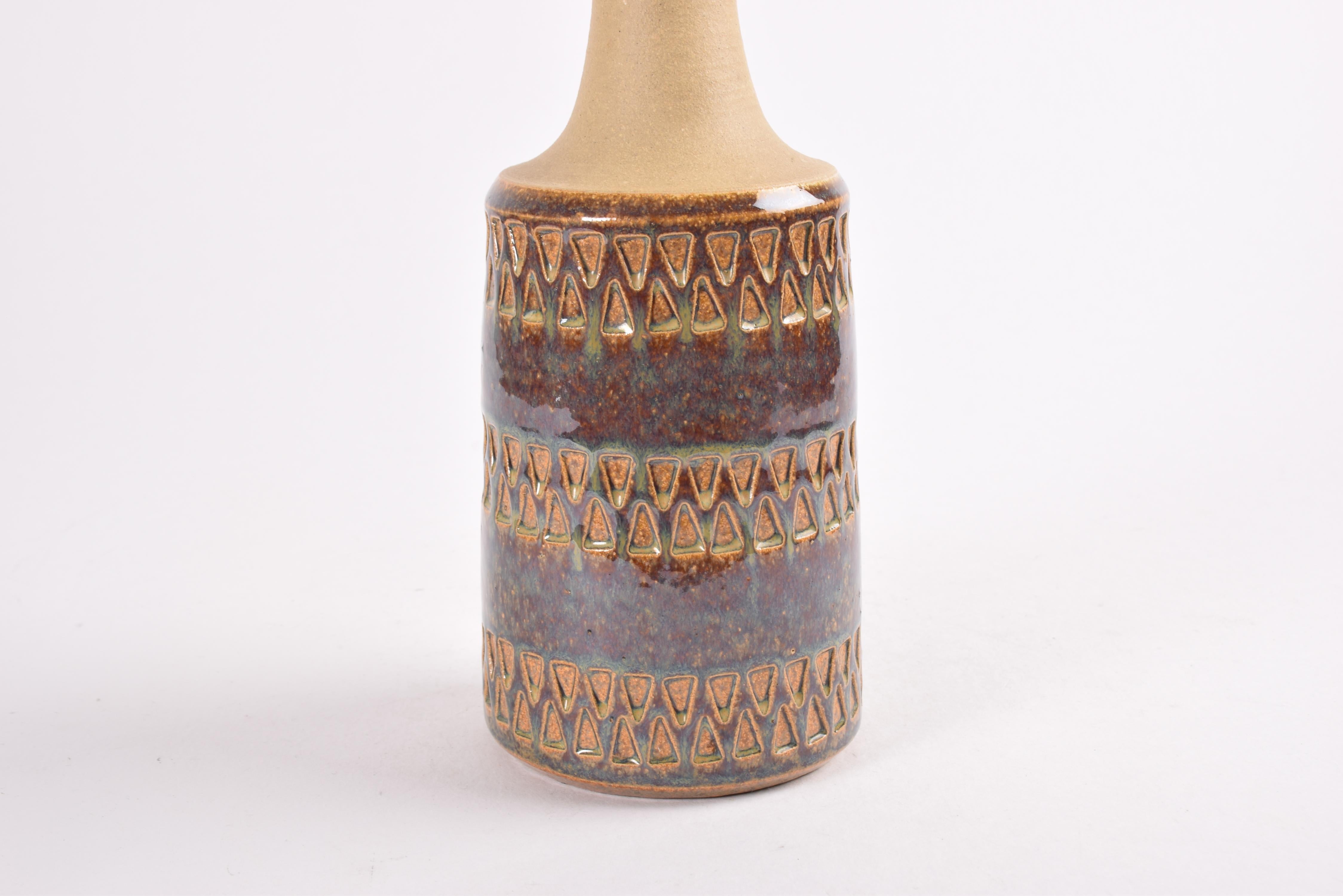Vernissé Petite lampe de table danoise en céramique Søholm du milieu du siècle, glaçure bleue brune, années 1960 en vente
