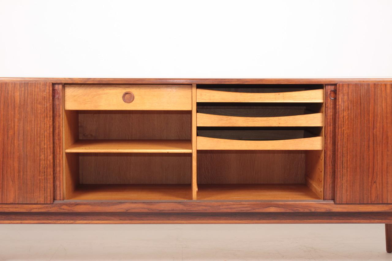 Dänisches Sideboard aus Rosenholz aus der Mitte des Jahrhunderts, 1960er Jahre im Angebot 4