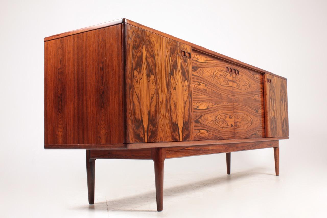 Dänisches Sideboard aus Rosenholz aus der Mitte des Jahrhunderts, entworfen von Christian Linneberg, 1960er Jahre im Angebot 4