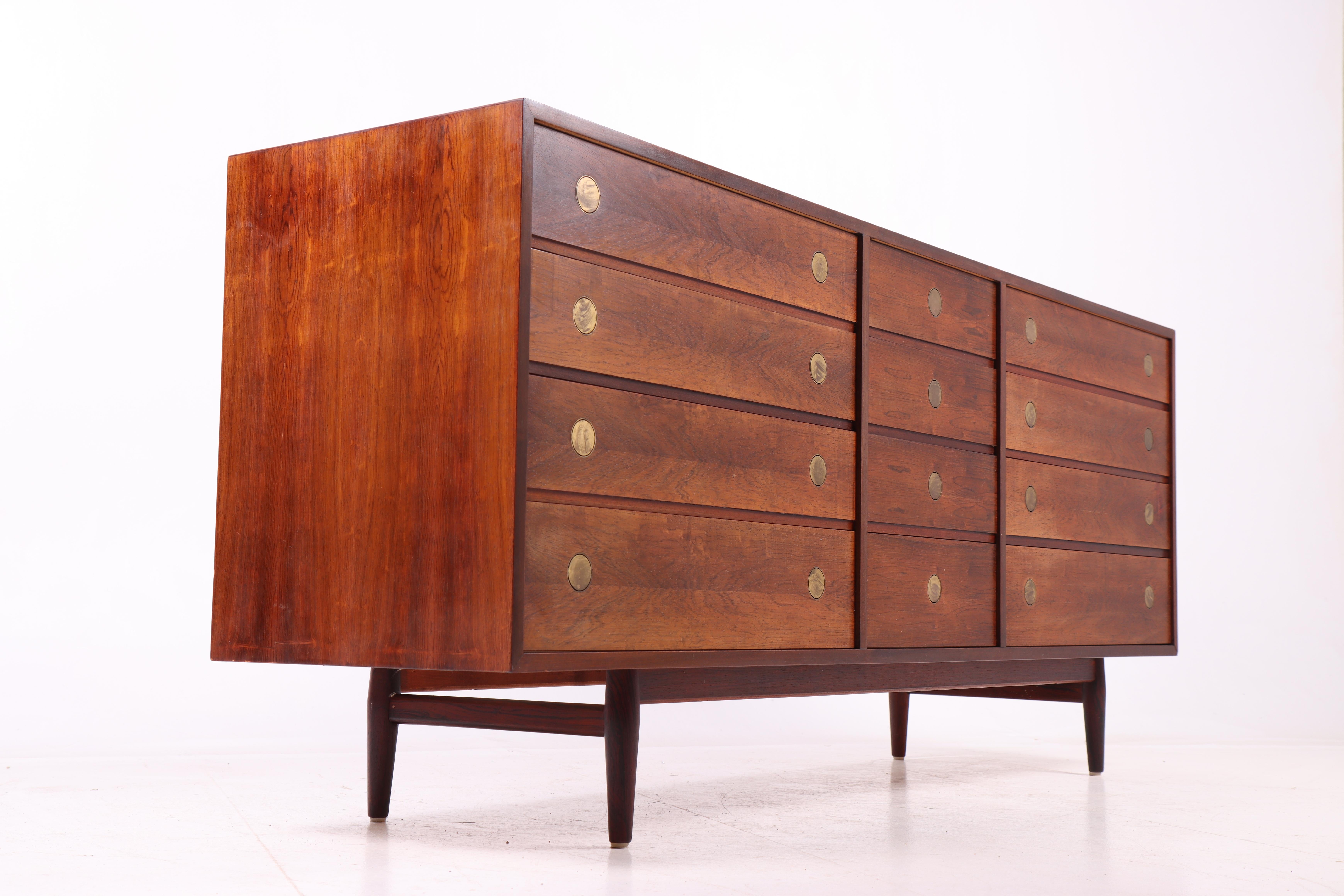 Scandinavo moderno Danish Midcentury Sideboard in Rosewood Designed by Dyrlund, 1960s in vendita
