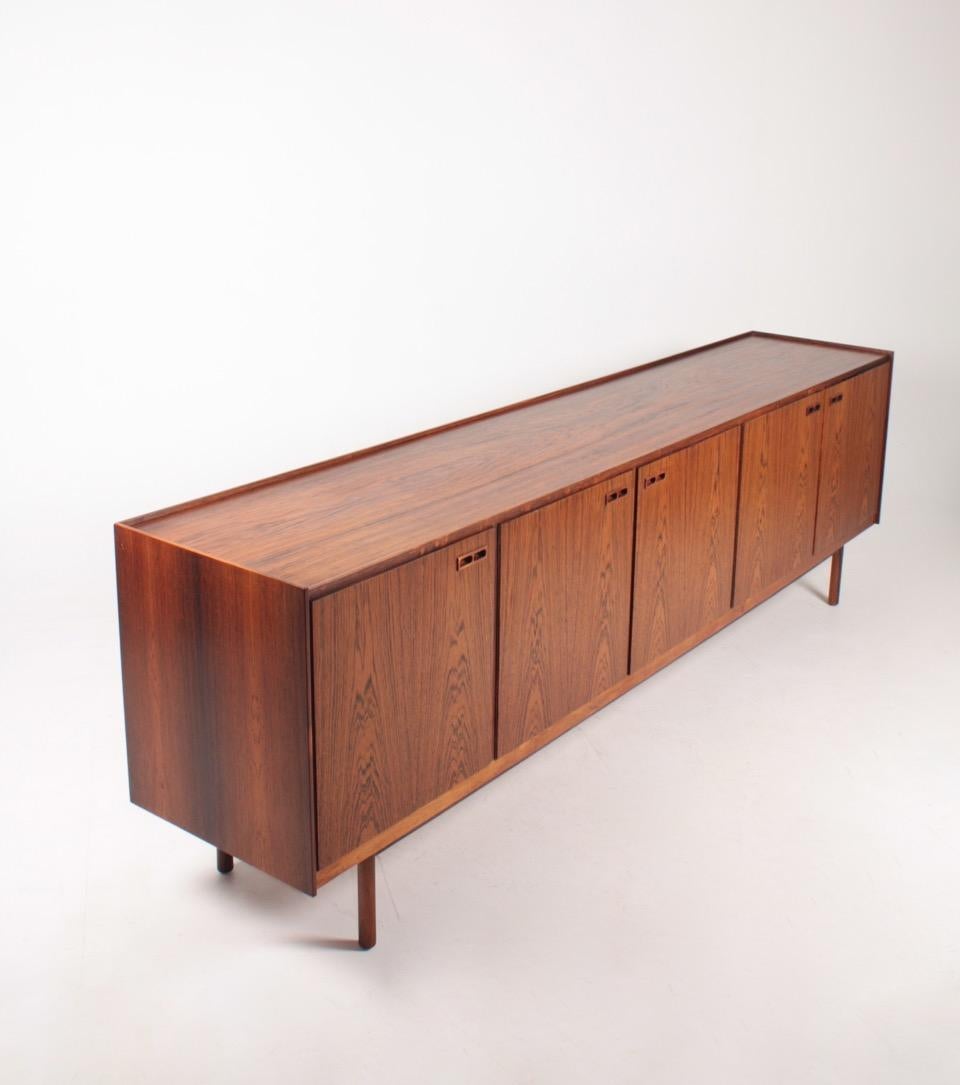 Danish Midcentury Sideboard in Rosewood Designed by Ib Kofod-Larsen, 1960s For Sale 6