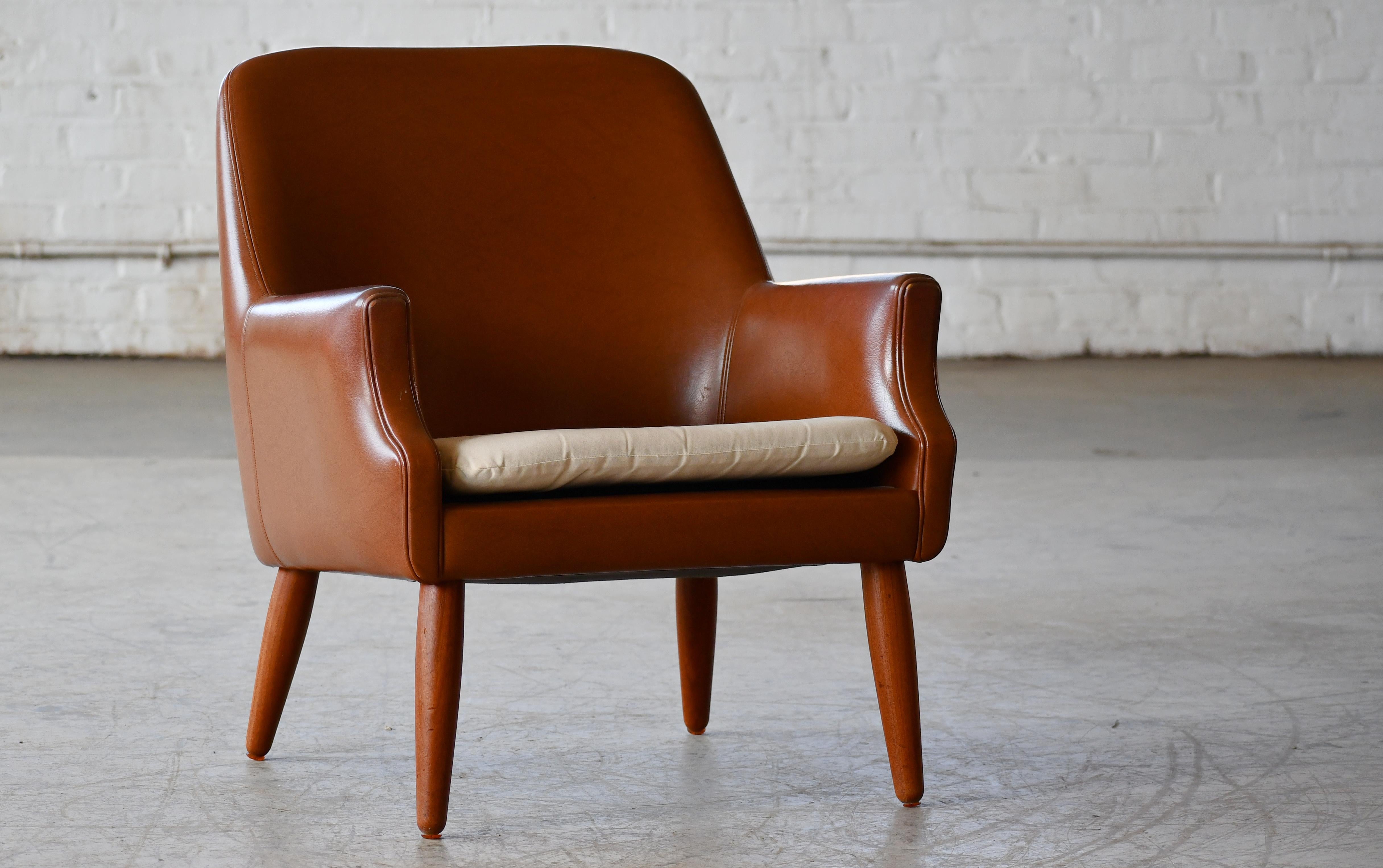 Chaise longue danoise du milieu du siècle, Space A, en teck et Naugahyde en vente 4
