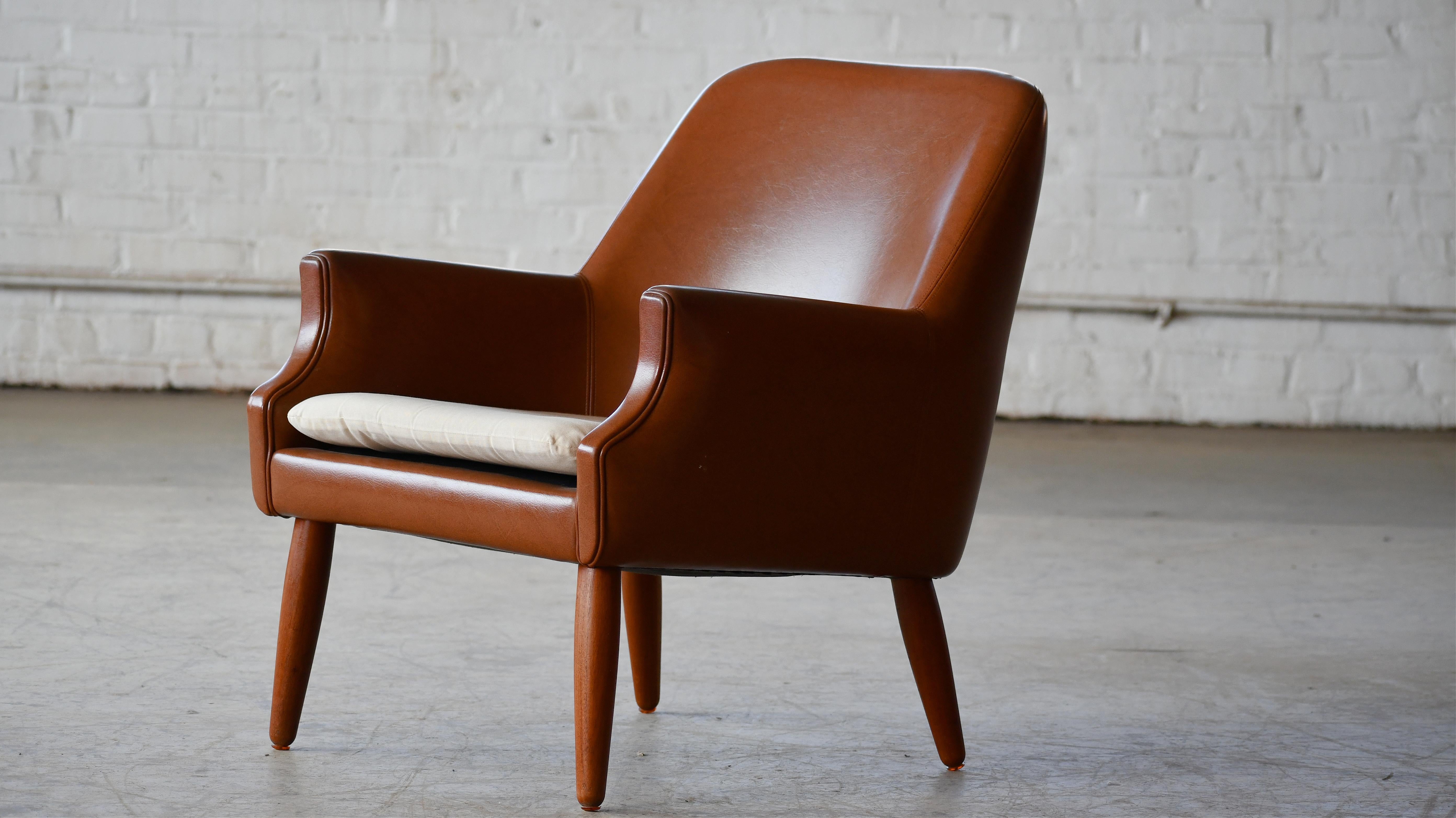 Mid-20th Century Danish Midcentury Space Age Lounge Chair in Teak and Naugahyde For Sale