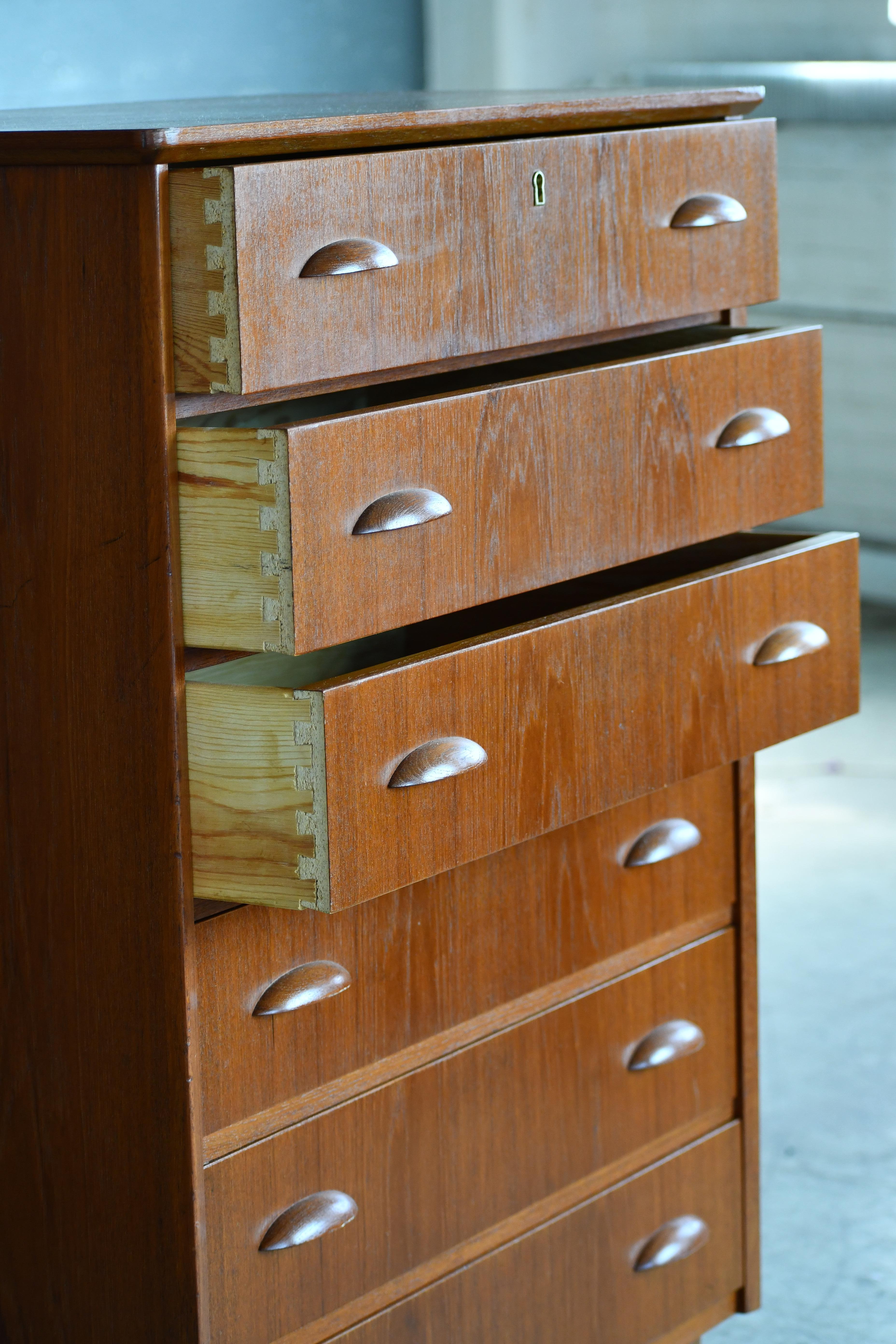 Danish Midcentury Tall Teak Dresser or Chest of Drawers 4