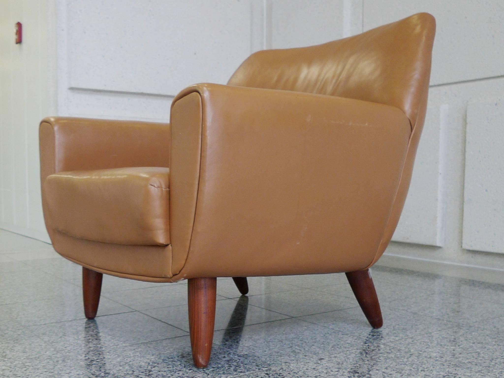 Danish Midcentury Tan Leather Lounge Chair by Illum Wikkelsø 1