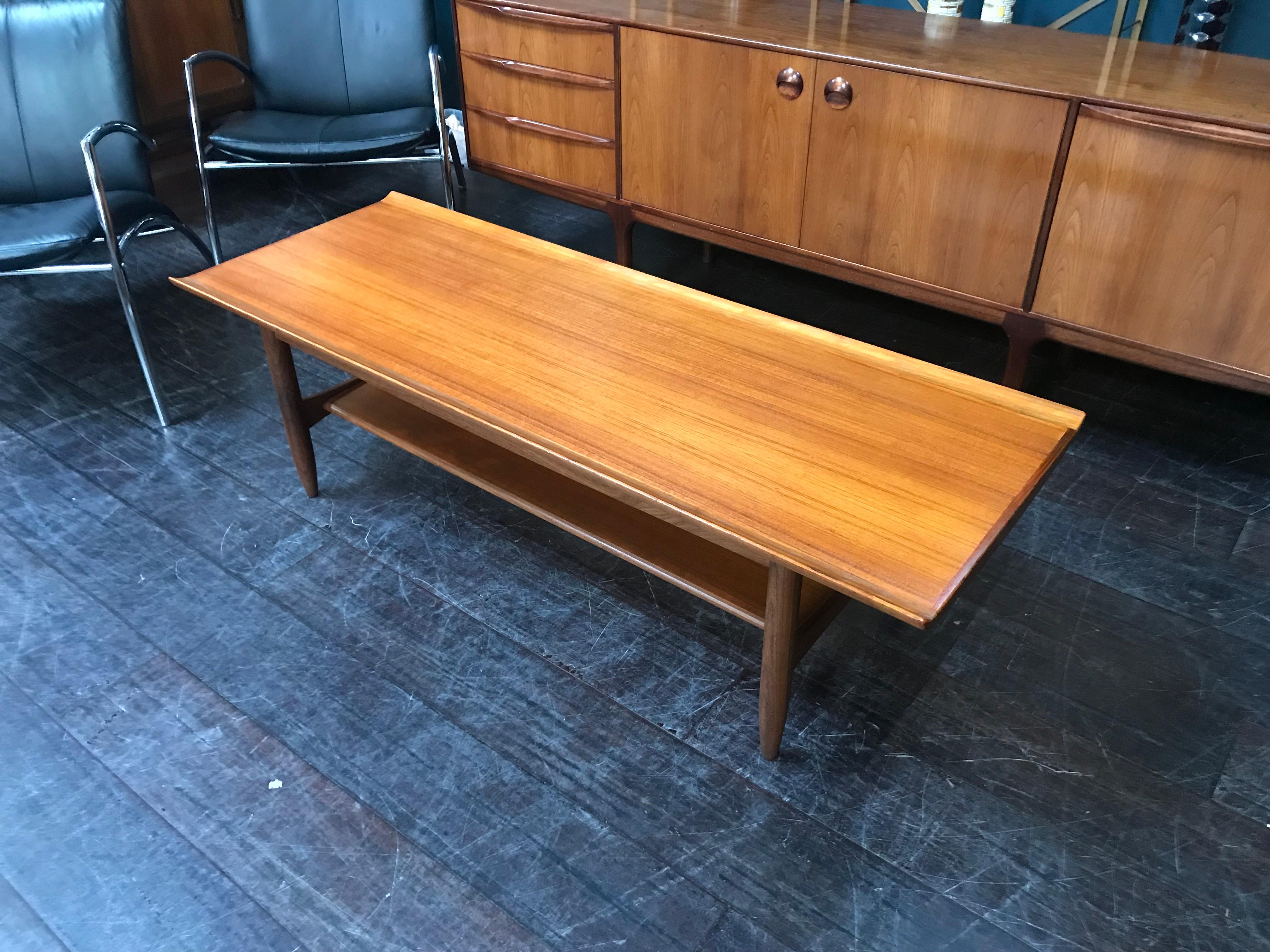 Danish Midcentury Teak Coffee Table by Finn Juhl for France & Son In Good Condition For Sale In Glasgow, GB