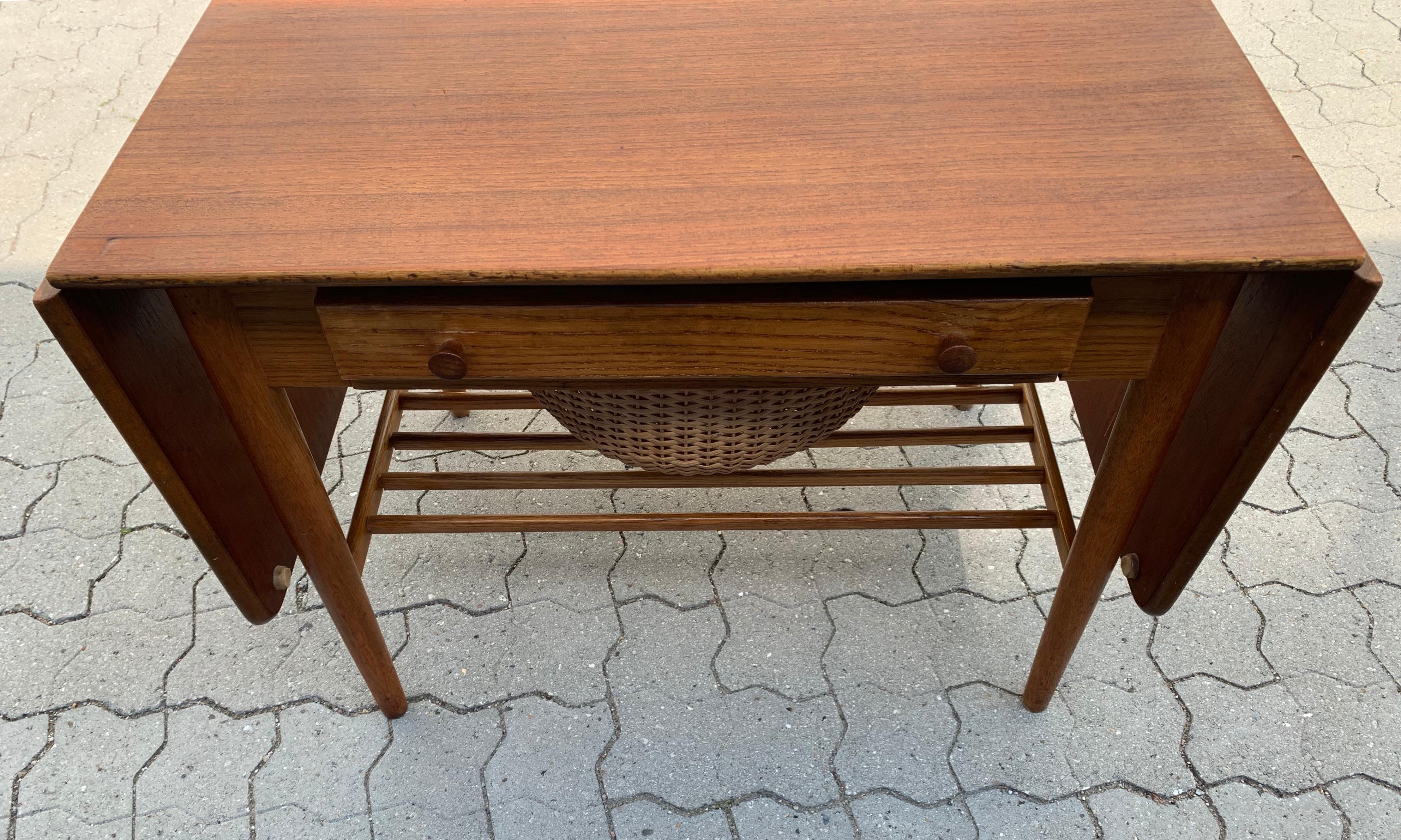 Danish Midcentury Teak Coffee Table/Cabinet, Denmark, 1960s 6