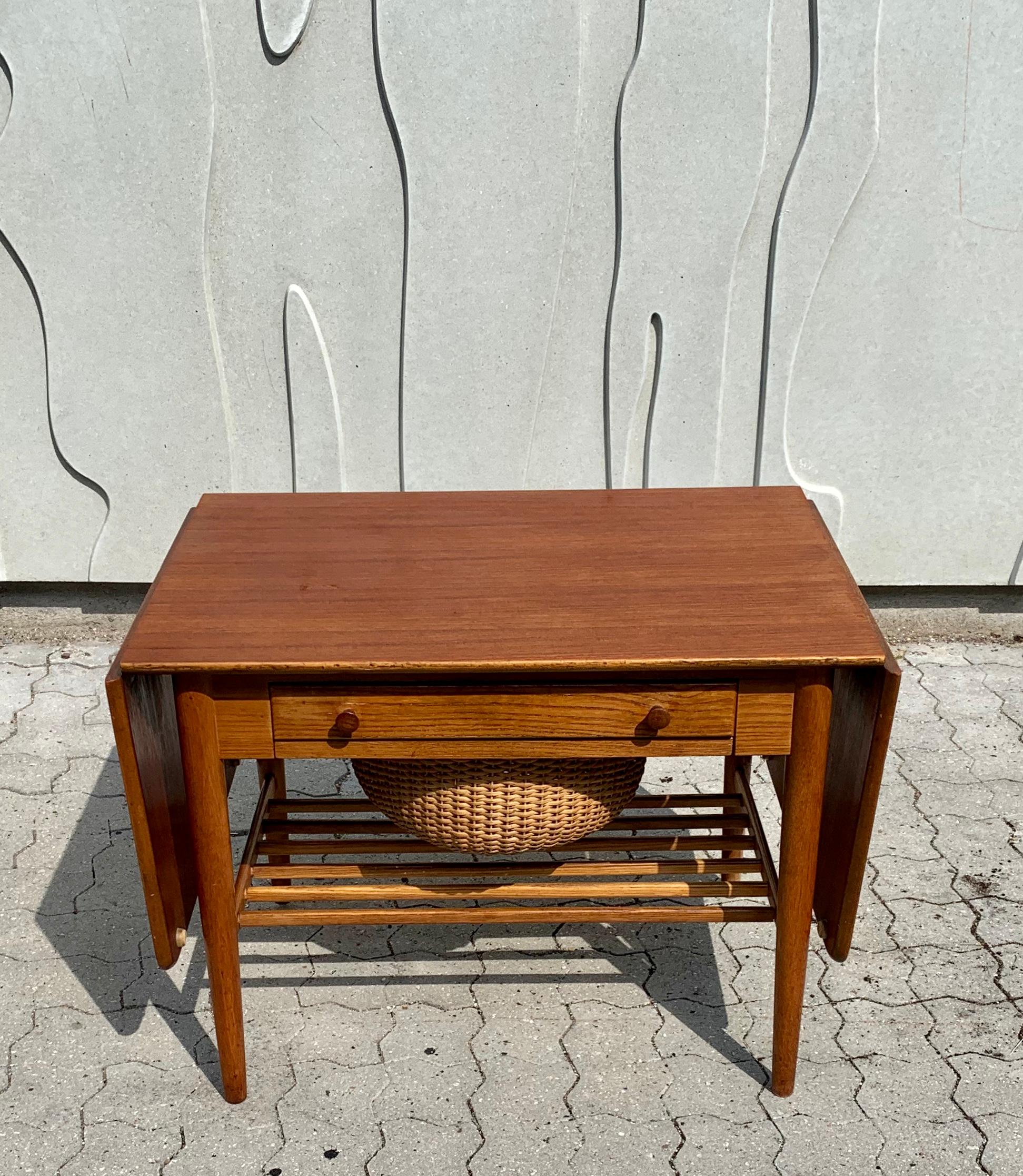Danish Midcentury Teak Coffee Table/Cabinet, Denmark, 1960s 8