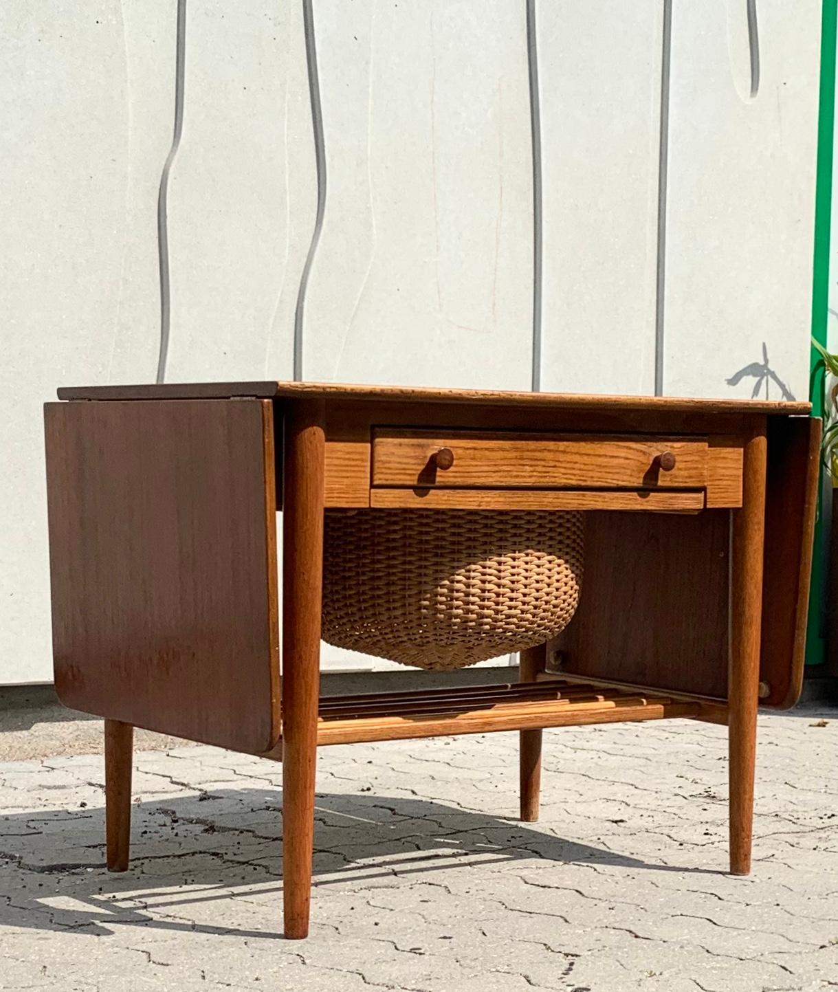 Danish Midcentury Teak Coffee Table/Cabinet, Denmark, 1960s 9