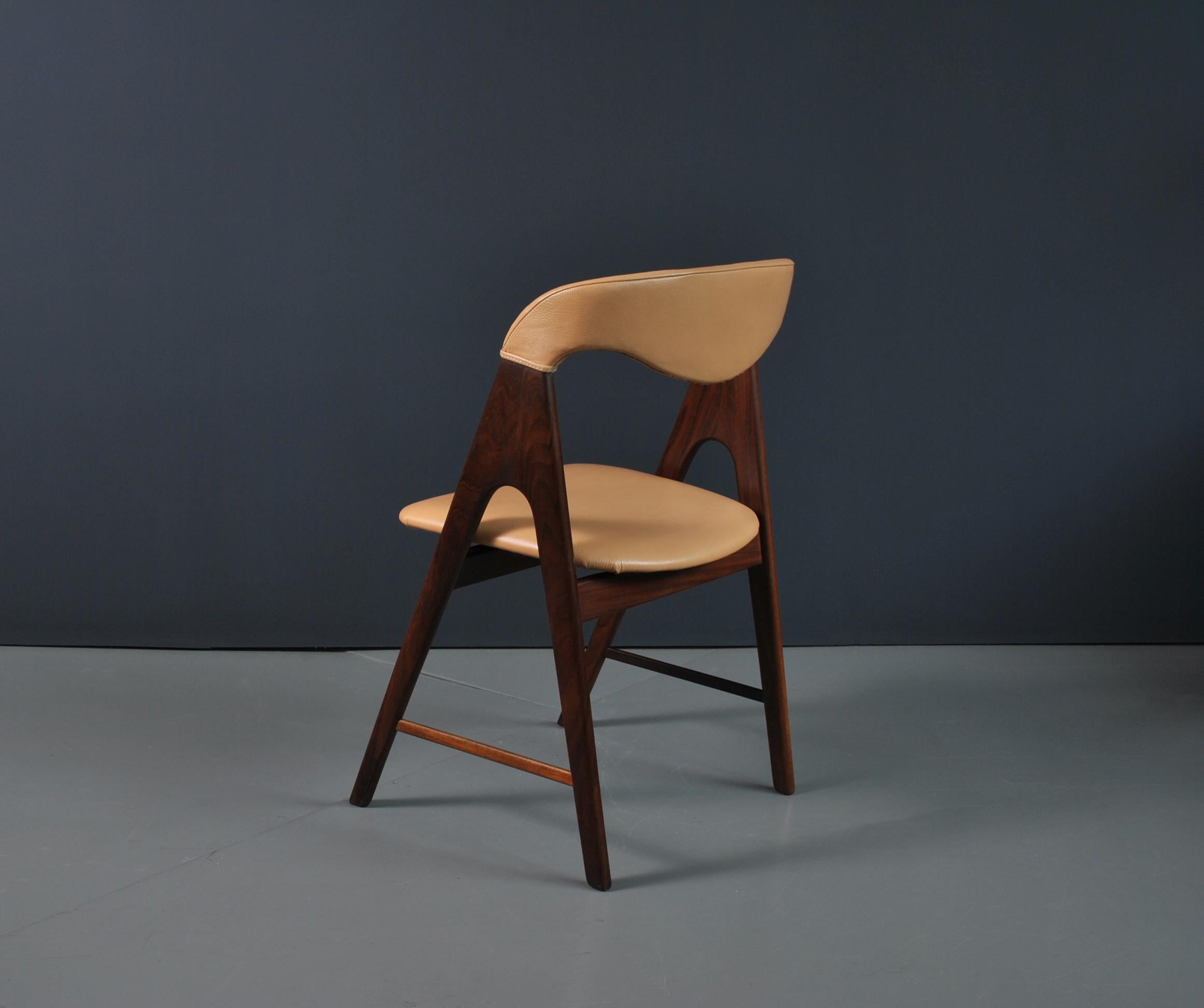 Danish Midcentury Teak Dining Chairs In Good Condition In London, GB
