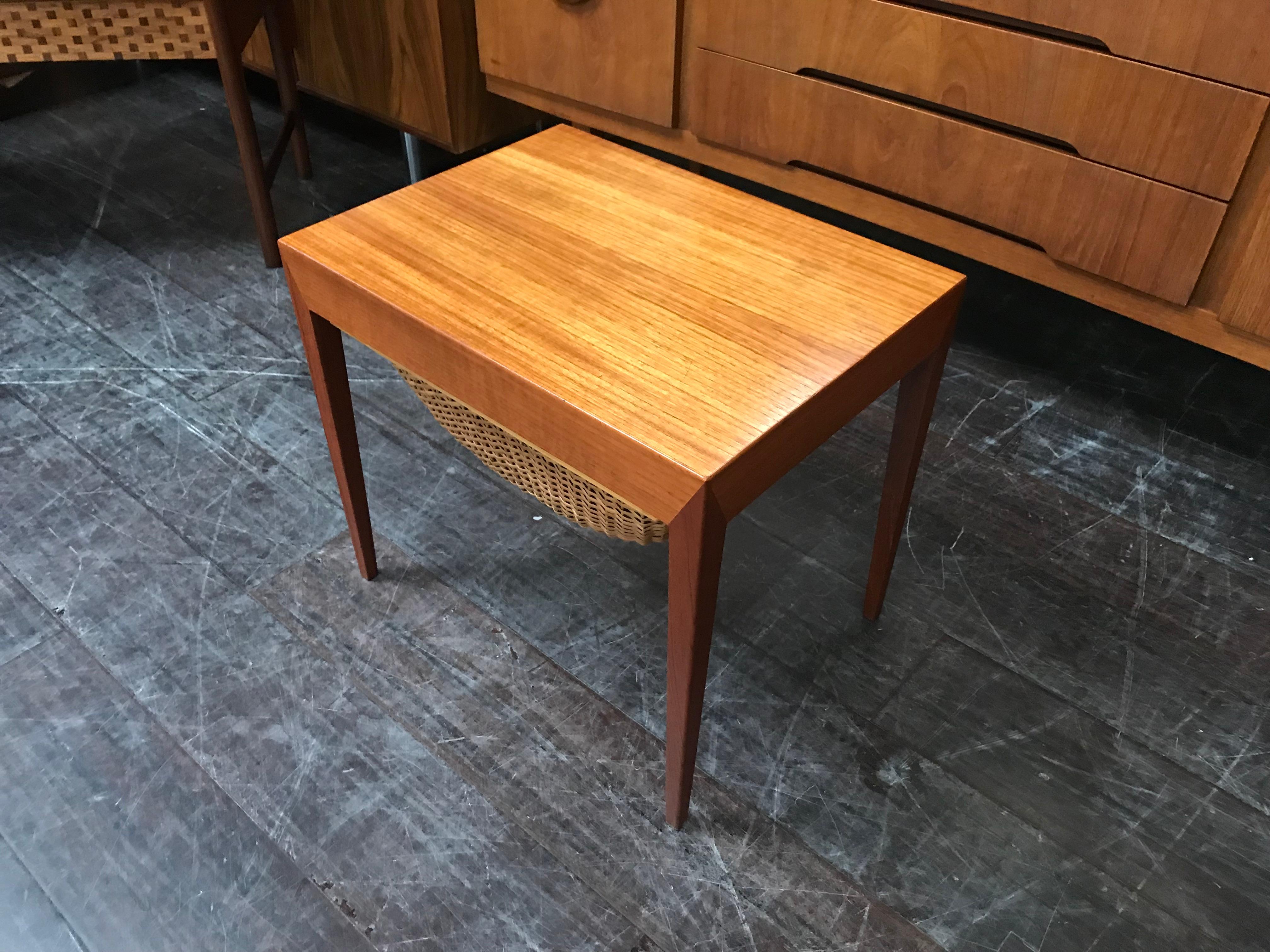 Danish Midcentury Teak Sewing Table by Severin Hansen for Haslev Mobelsnedkeri In Good Condition For Sale In Glasgow, GB