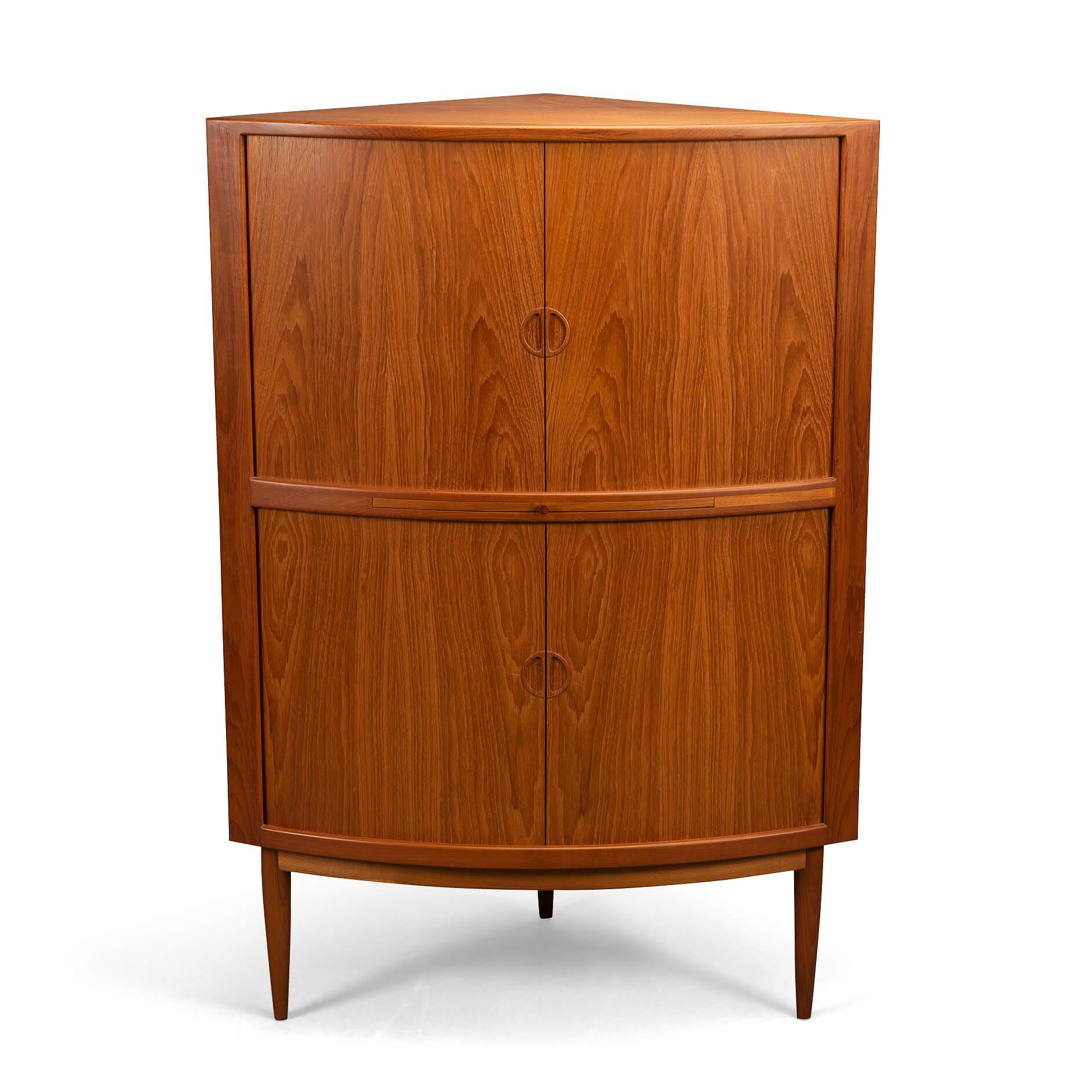 Dänischer Tambour-Eckschrank aus Teakholz aus der Mitte des Jahrhunderts, 1960er Jahre  (Moderne der Mitte des Jahrhunderts) im Angebot