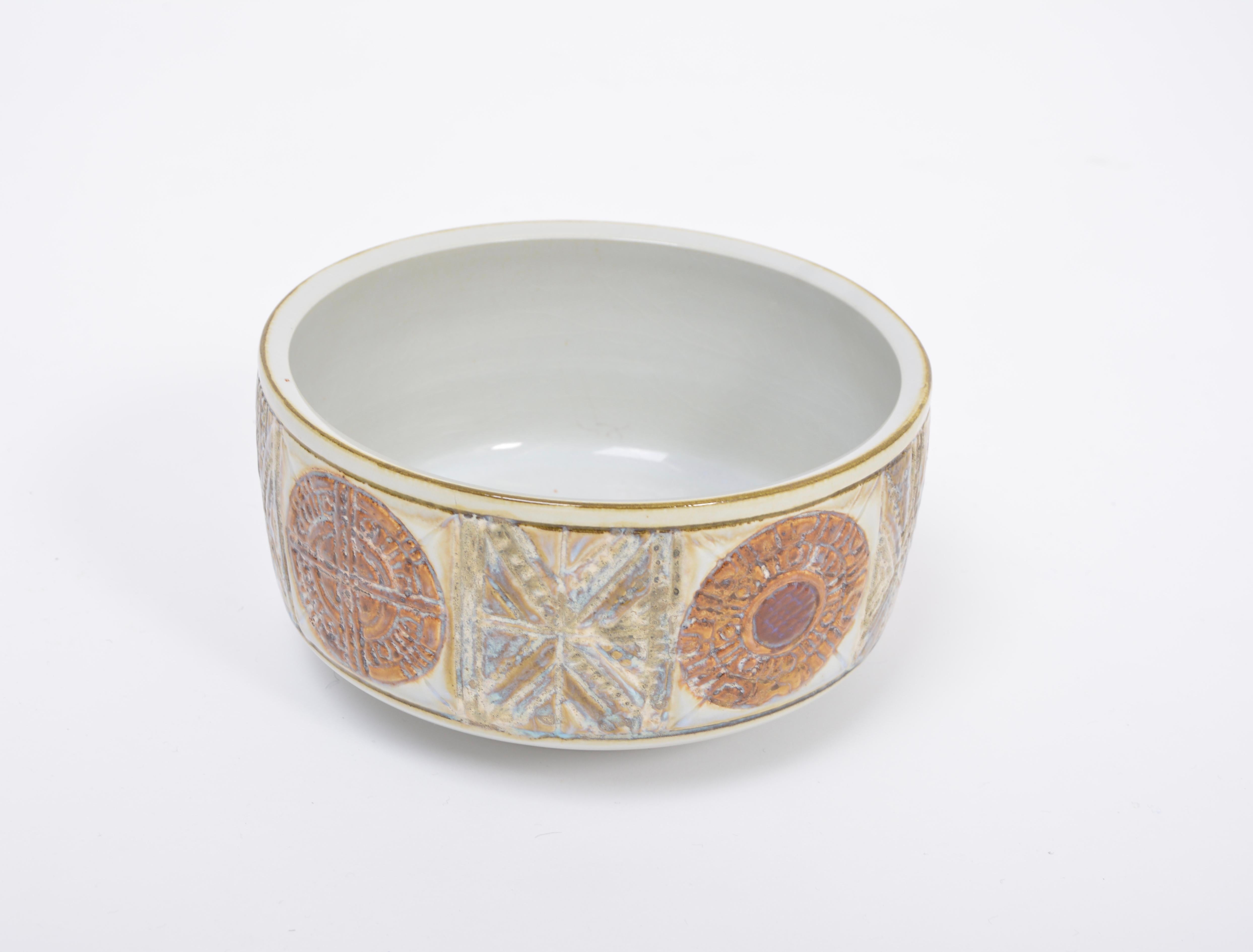 Danish midcentury Tenera ceramic bowl by Kari Christensen for Aluminia
Faience bowl with abstract and grapic pattern from the famous Tenera series. 
Nils Thorsson designed the beautiful “Tenera” series in the 1960's while Artistic Director of